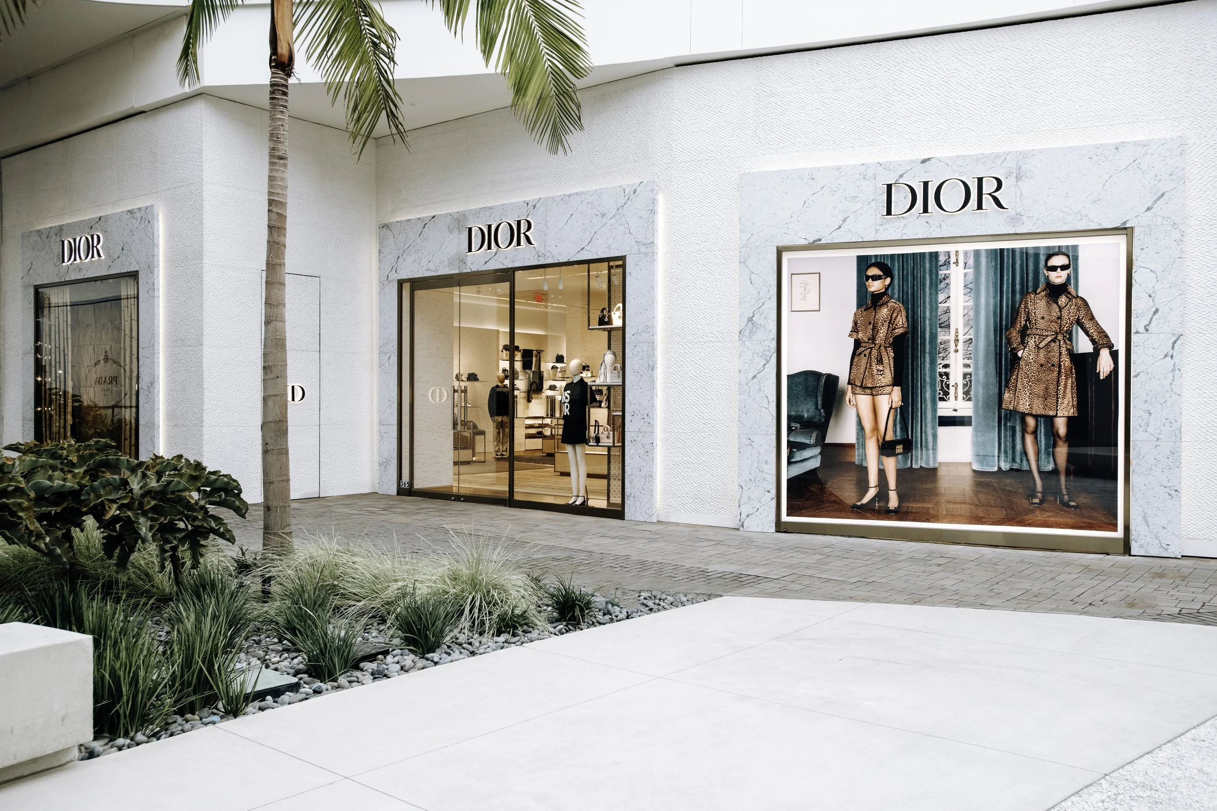 Luxury interior and retail photographer (Copy)