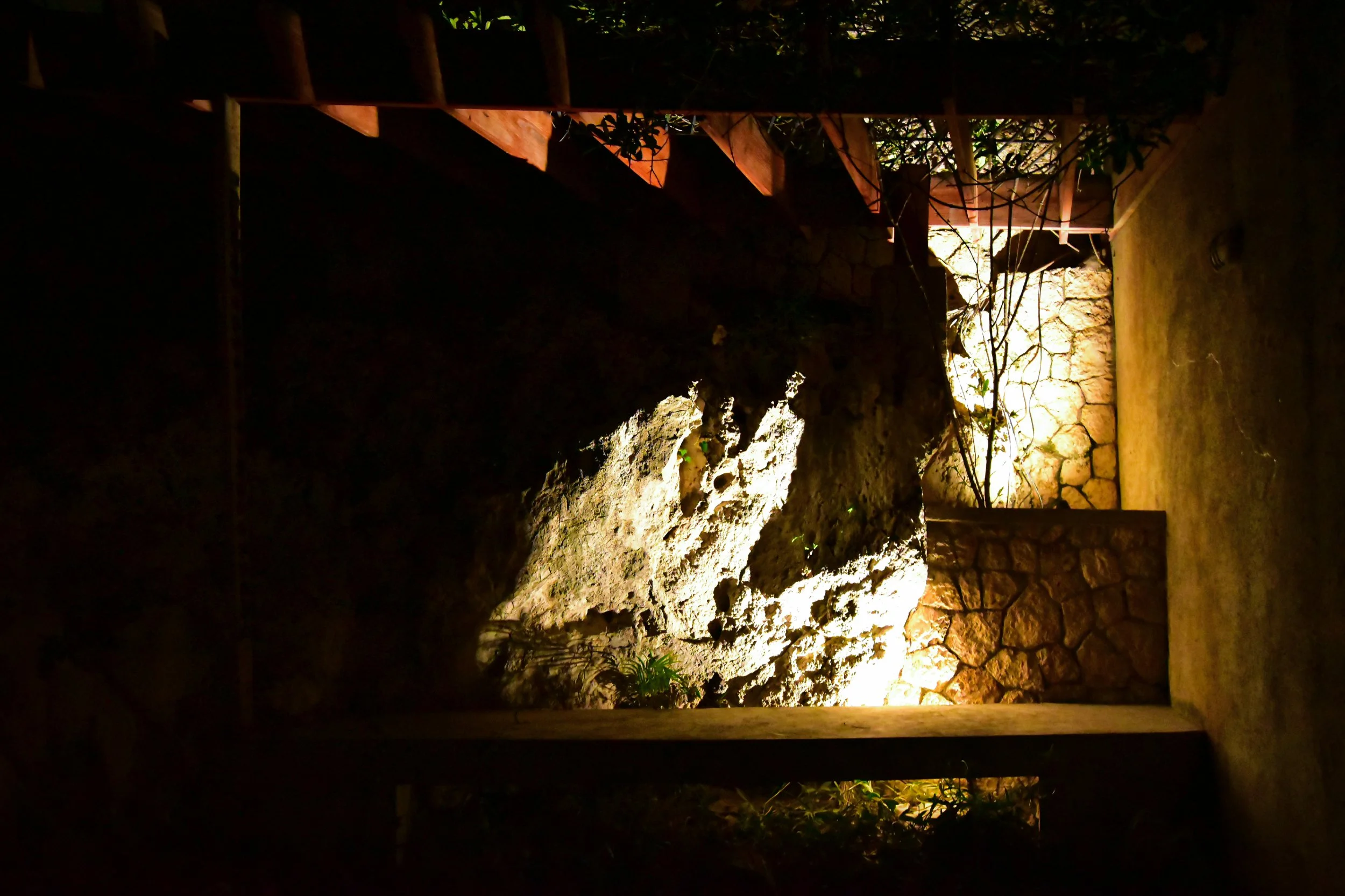 architectural-rock-uplighting-pergola-landscape-lighting-beverly-hills-kingston.jpg