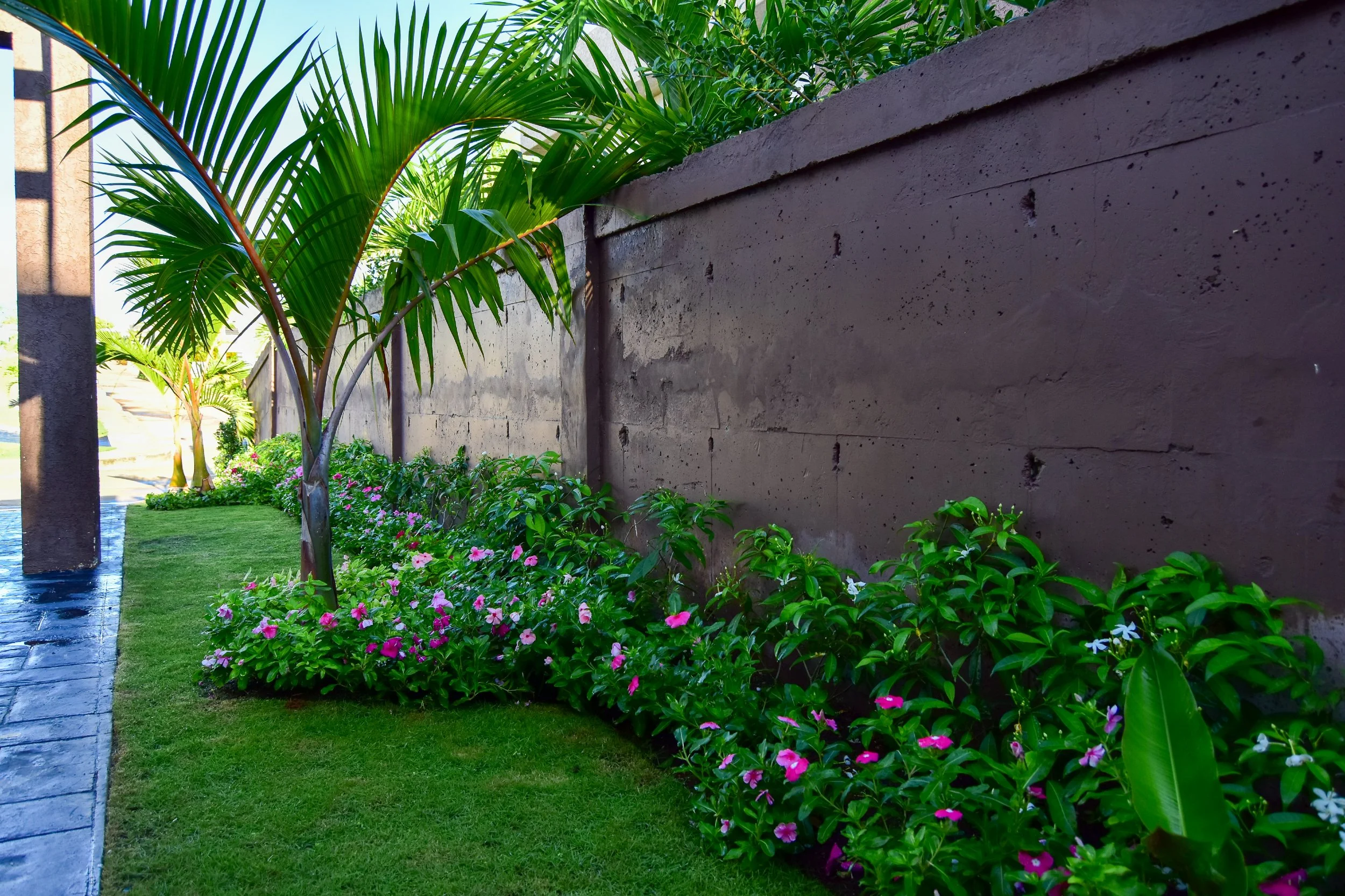 beautiful-garden-landscaping.jpg