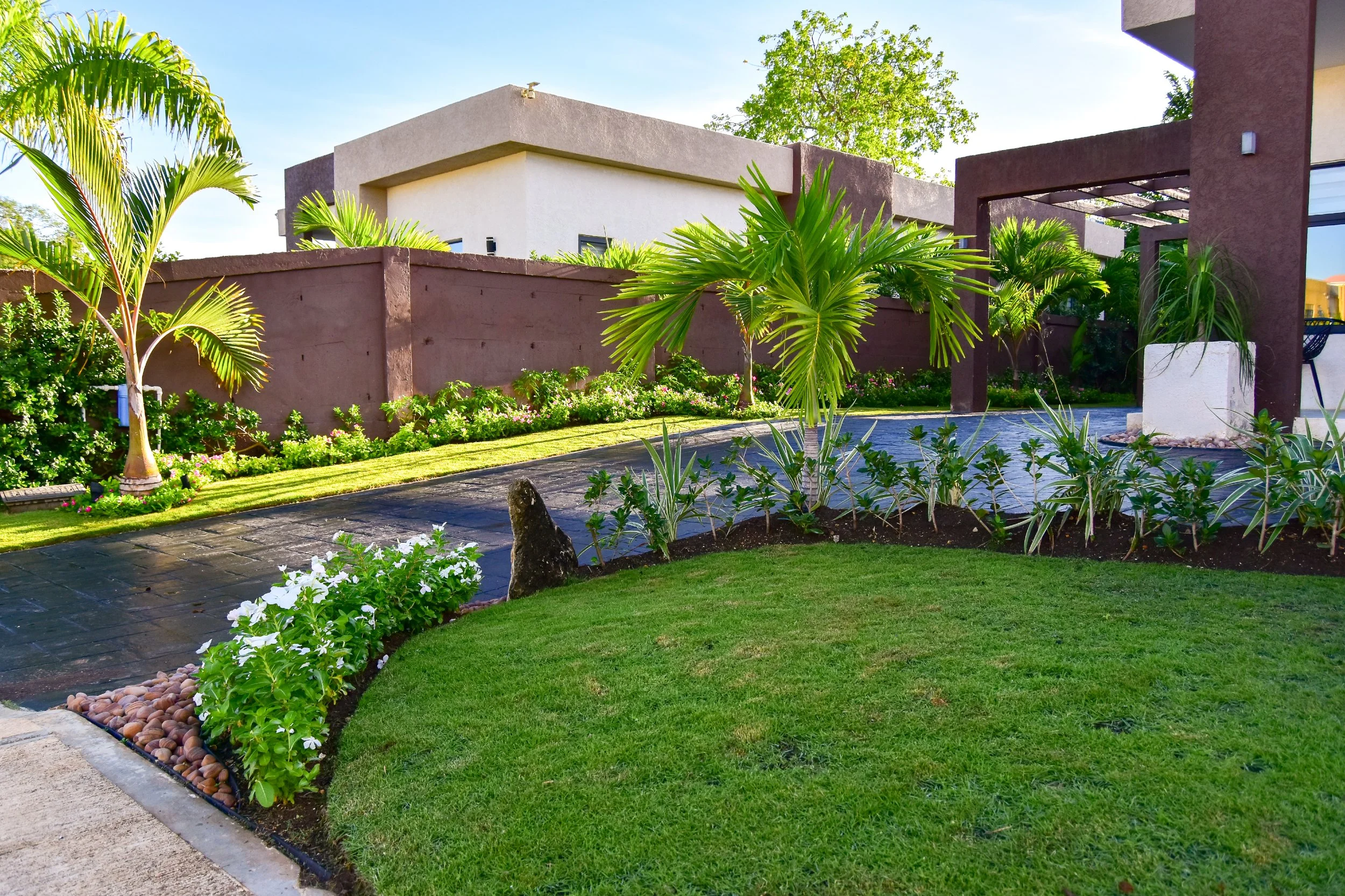 front-yard-landscape-design-ocho-rios-jamaica.jpg