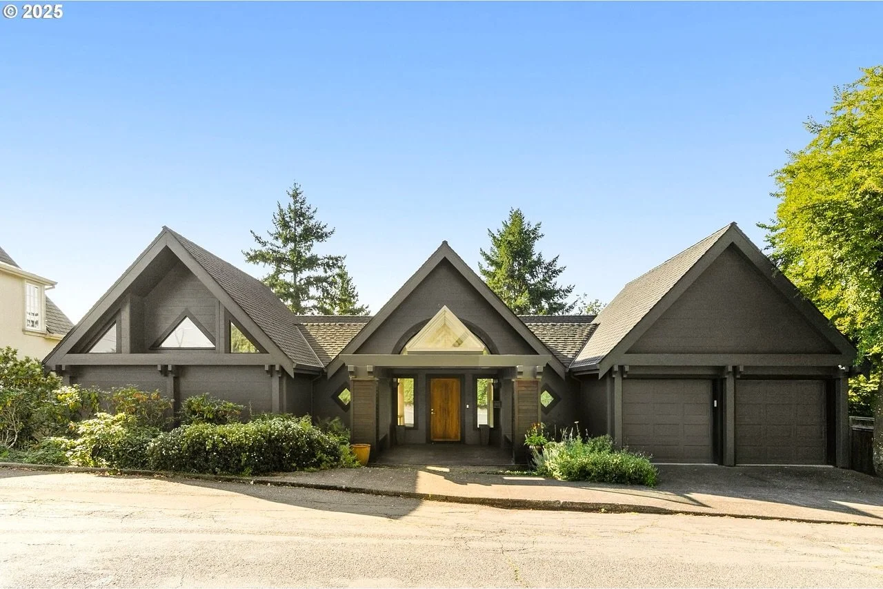 This week in Danny&rsquo;s Digest: Dramatic windows and beamed ceilings create a seamless indoor-outdoor living experience, with my personal favorite detail, the glass bricks.

A home offering a beautiful combination of design and nature. Set in comp