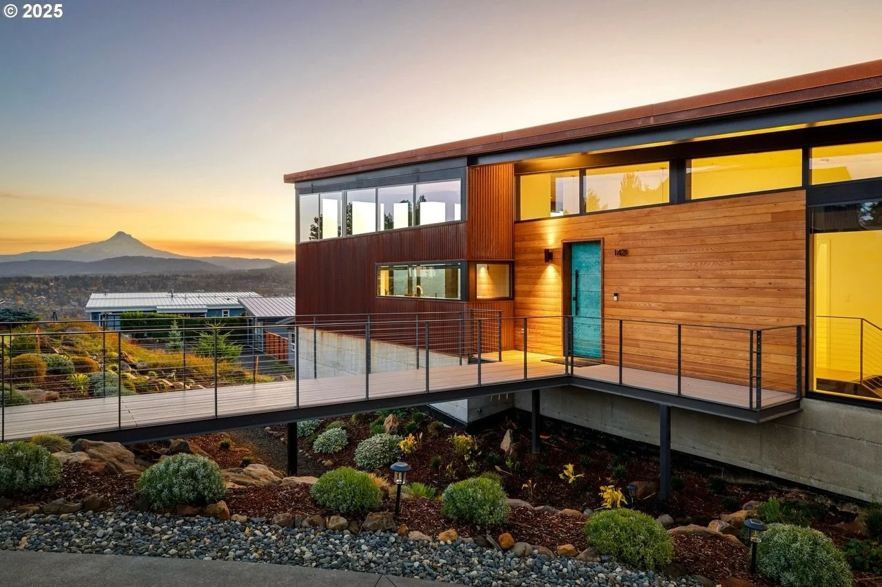 This week in Danny&rsquo;s Digest: A Columbia River Gorge modern masterpiece by Johnston Architects, with panoramic views of Mt. Hood, the Columbia River, and the Underwood Hills.

Architectural masterpiece in the Columbia River Gorge with sweeping v