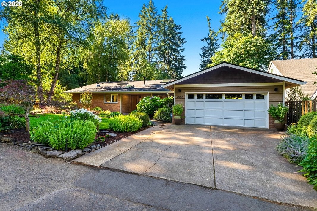 This week in Danny&rsquo;s Digest: A rare mid-century modern on the Tualatin River with a separate guest cottage, lush manicured grounds, and a private dock tucked beneath a canopy of trees.

This captivating home plus guest house is a perfect exampl