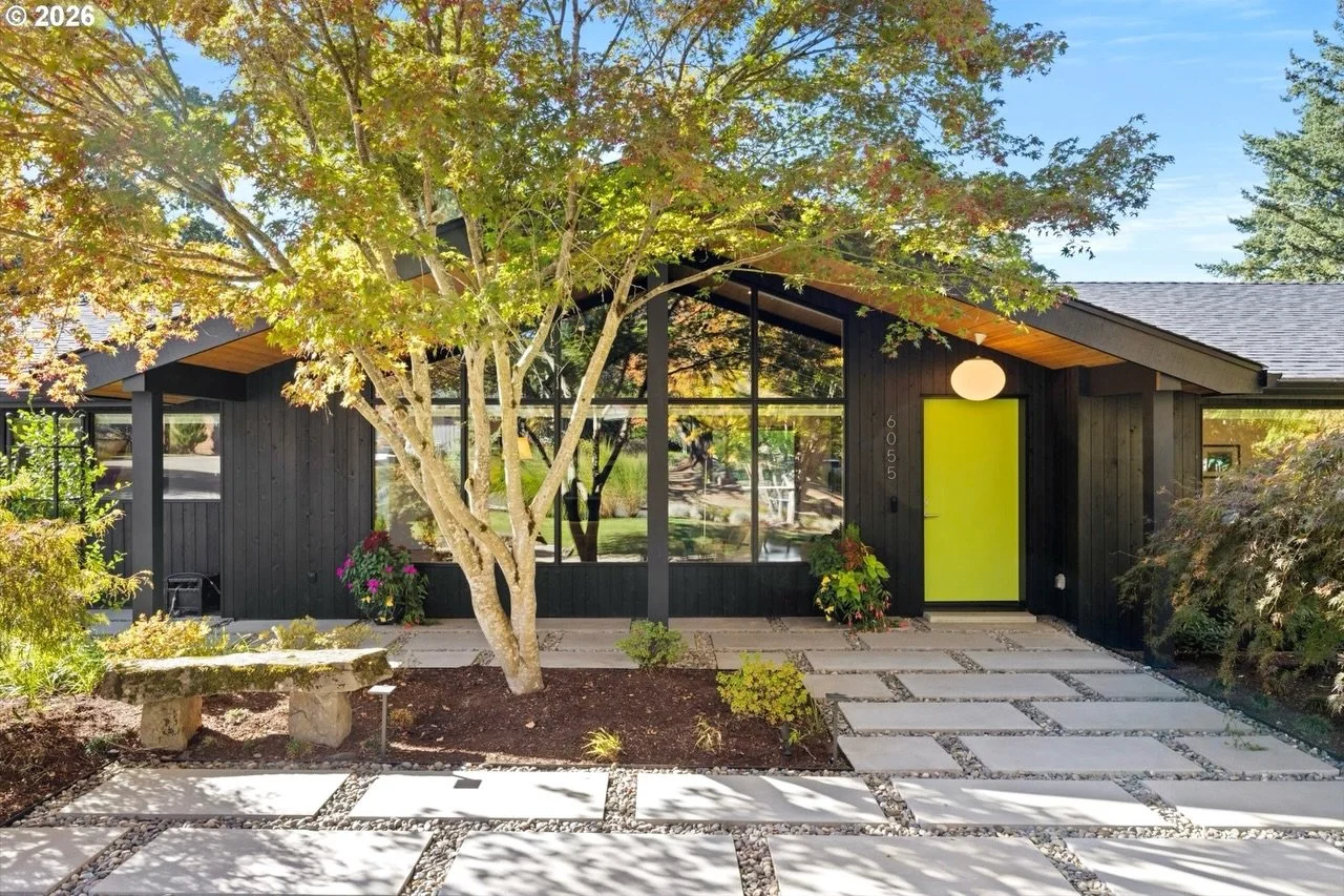 This weekend in Danny&rsquo;s Digest: Oaknoll, a carefully reimagined 1957 post-and-beam in Raleigh Hills, brought to life with architect Risa Boyer and a Palm Springs-inspired pool courtyard that feels like a private resort.

Tucked beneath a quiet 