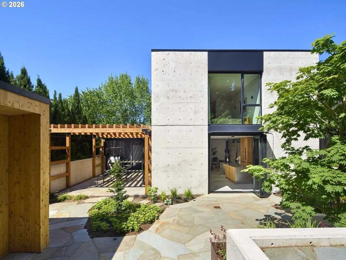 This week in Danny&rsquo;s Digest: A new construction home with elevated personality and a clear point of view, with sculptural concrete, custom woodwork, and indoor-outdoor living made for entertaining.

Behind a restrained concrete fa&ccedil;ade in