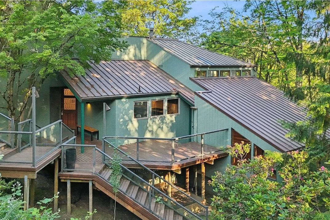 This week in Danny&rsquo;s Digest: A treehouse-like 1974 William Church contemporary with Mt. Hood views, five decks, and a newly finished daylight basement with its own bedroom, bath, and sauna.

A forest oasis in the heart of the city! This iconic 