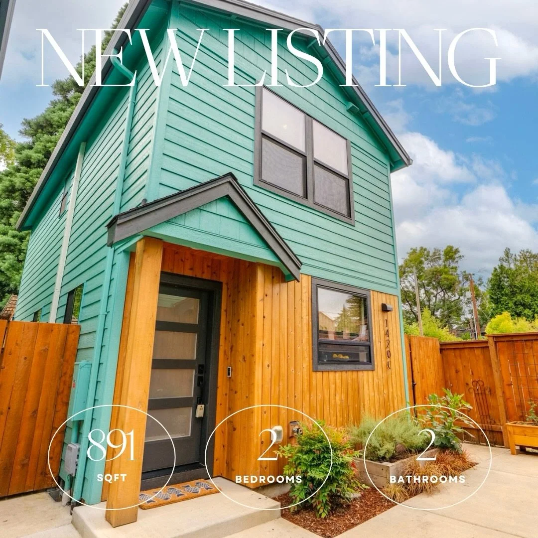 Nearly new and fully detached in the heart of Sellwood, this thoughtfully designed home offers the privacy of no shared walls and easy access to the neighborhood&rsquo;s restaurants, caf&eacute;s, shops and parks. The bright main level has an open, c