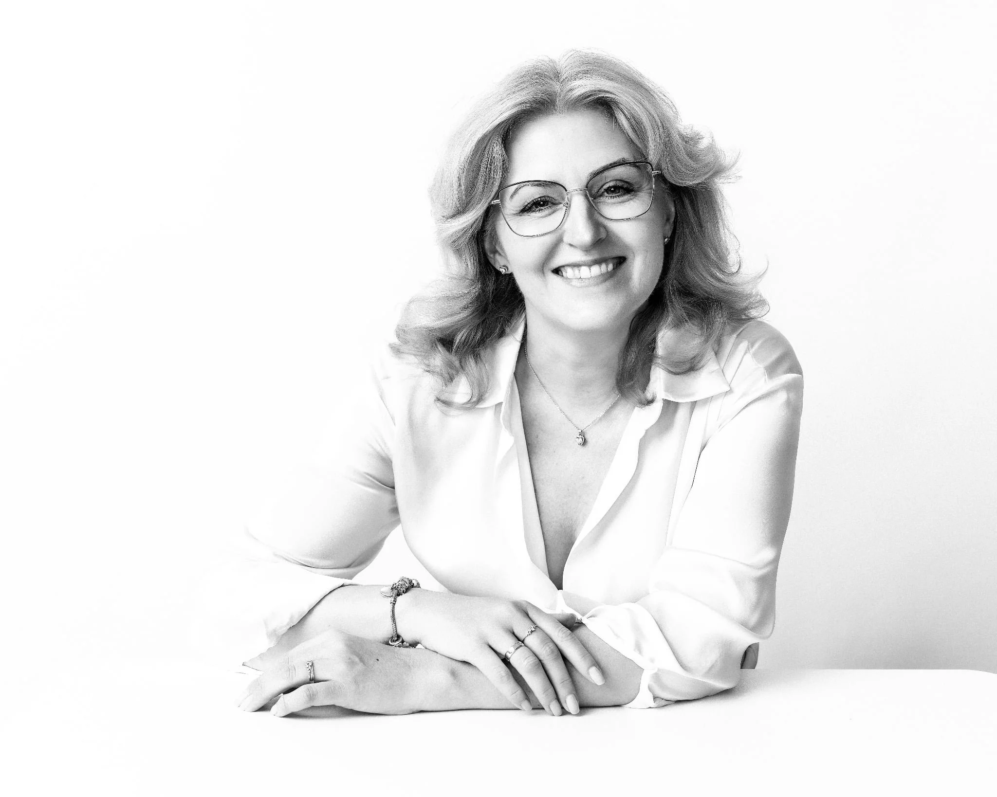 Modern black-and-white professional headshot for women, photographed by Orlando headshot photographer Agata Powers Photography.