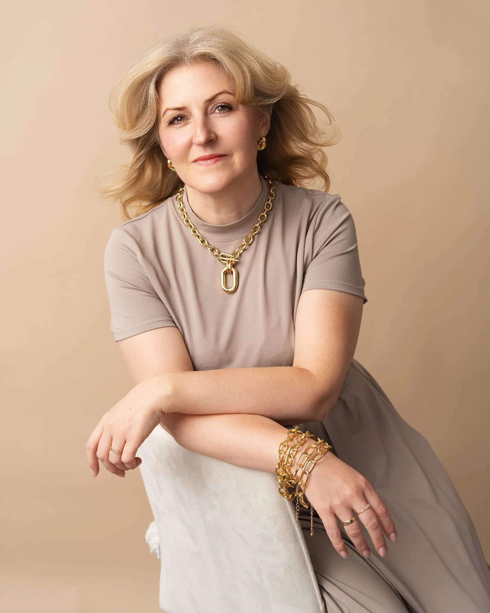Modern women’s beauty portrait with a relaxed, confident style, photographed by Orlando portrait photographer Agata Powers Photography.