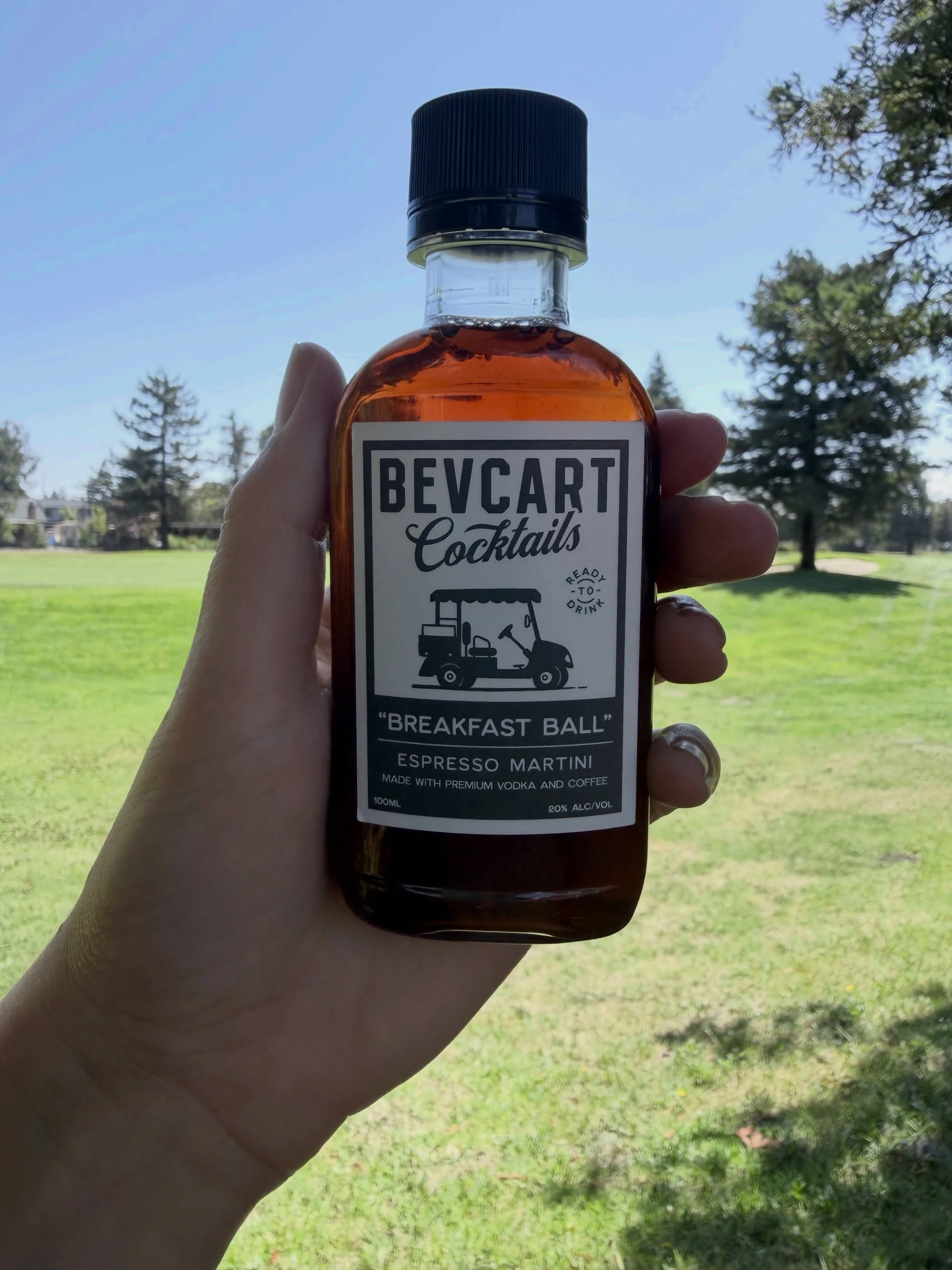 Flavor first, always. The Breakfast Ball Espresso Martini brings real espresso character in a can made to travel the course. It holds up hole after hole, staying just as good on eighteen as it was on the first tee. The bevcart keeps it cold and ready