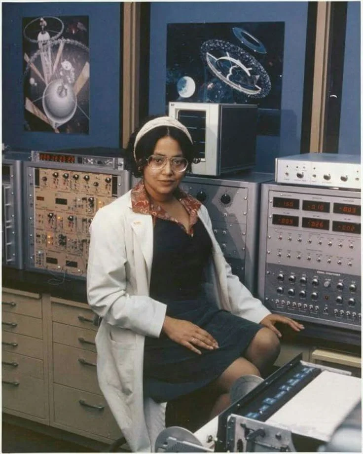 Dr. Patricia Cowings in NASA’s psychophysiological research lab (1978).

She made history becoming the first Black woman scientist trained as an astronaut at NASA. Cowings pioneered the interface between mind and body through biofeedback systems that