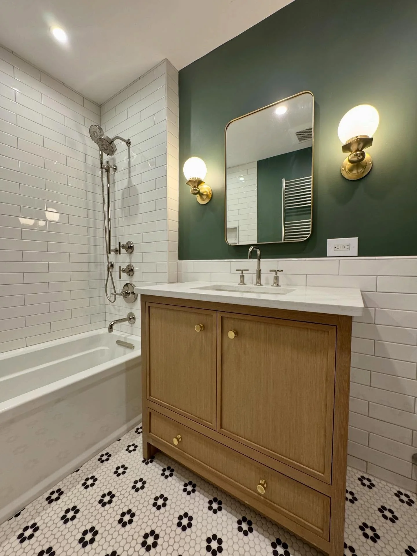 📍 Center City Philadelphia 

💥 Check out this modern design with still a touch of old school sleek charm.

✏️ This project took lots of planning by our team which allowed us to delivery our clients such a clean and pristine product.

🔨 Contact us 