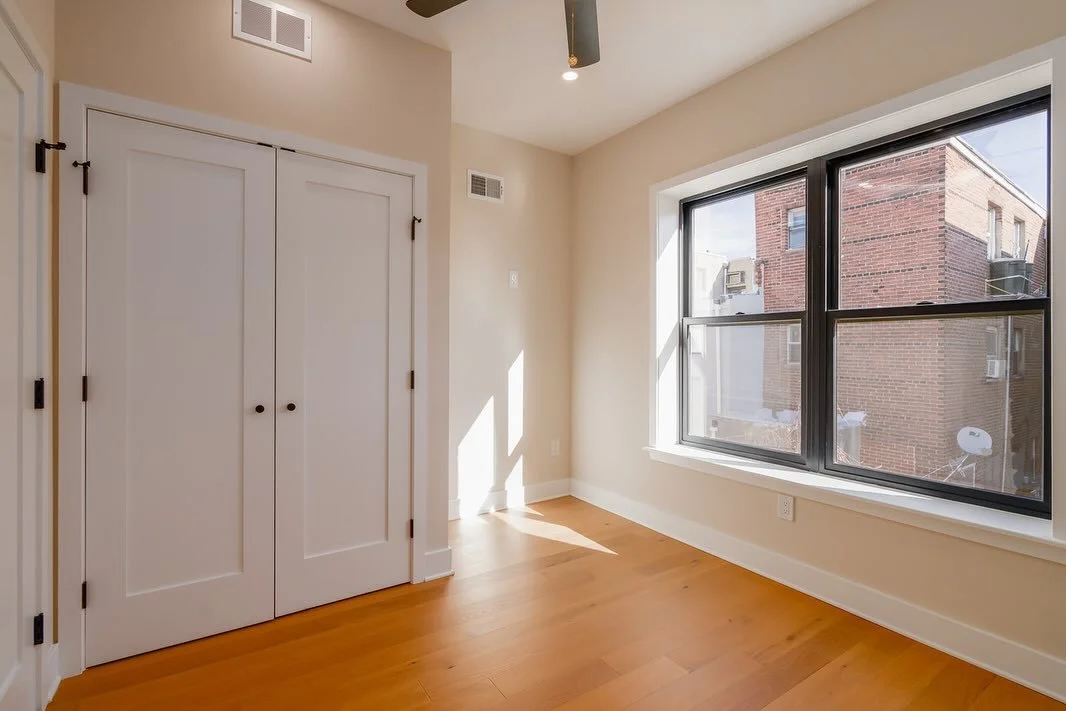 📍 East Passyunk the ❤️ of South Philadelphia

🏠Check out the second-floor layout along with the third-floor wet bar&mdash;perfect for entertaining as you welcome guests up to your roof deck with 360&deg; city views 👀

🔨 Follow along the next post