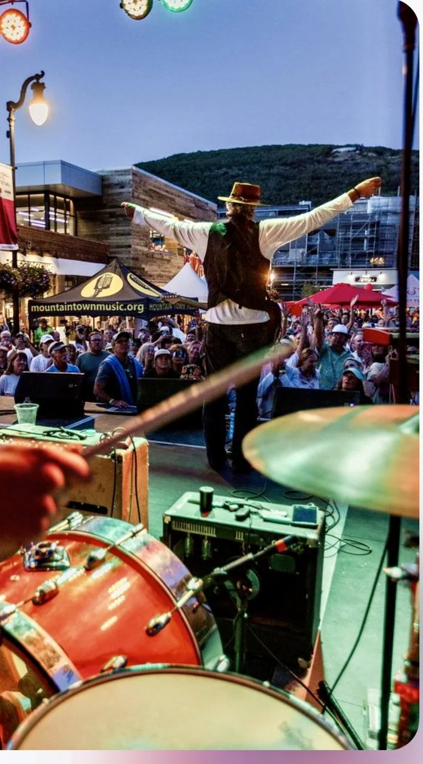 Aquarius Bar and Grill 