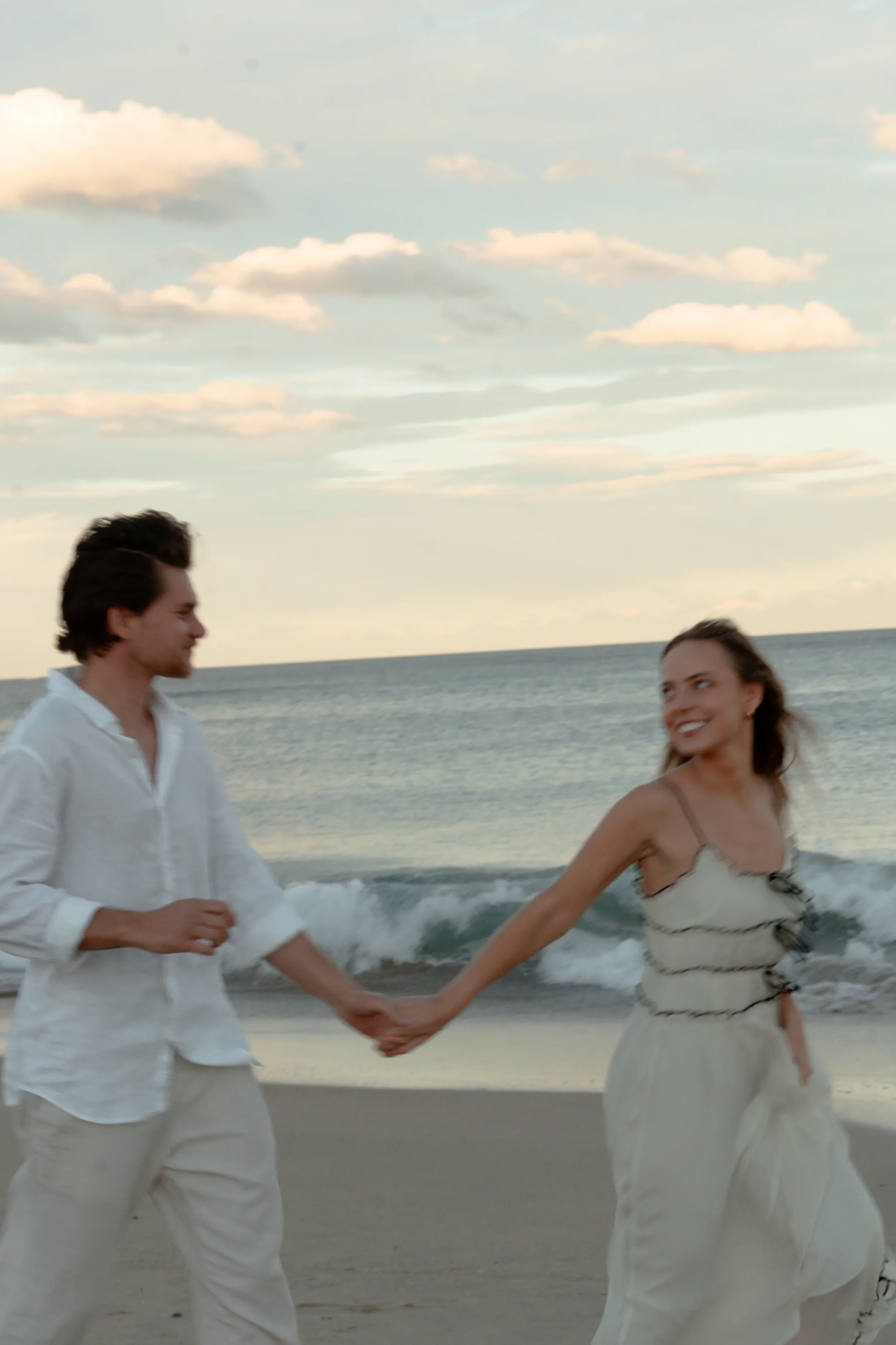 Beach pre-wedding shoot Sydney51.webp
