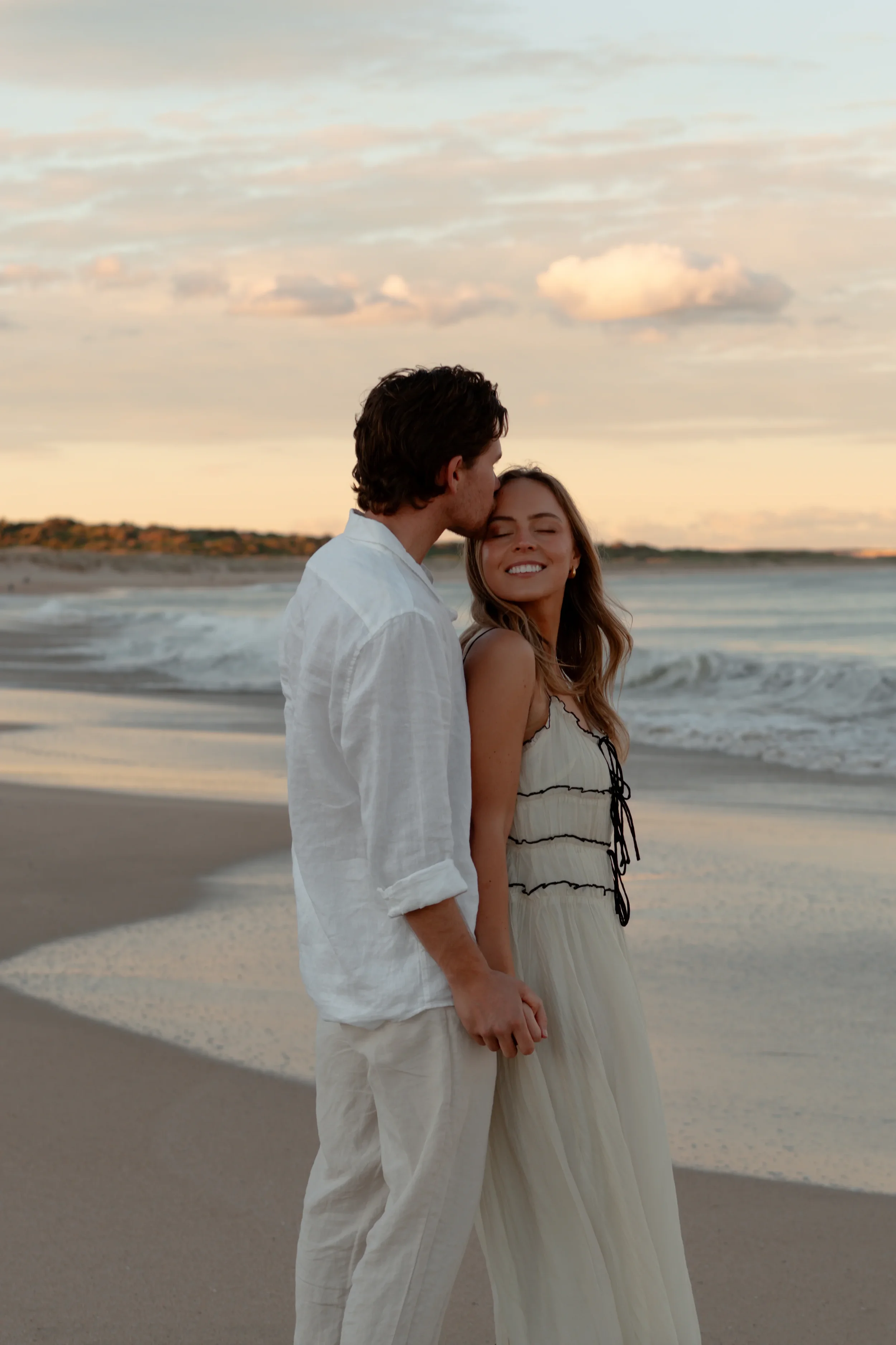 Beach pre-wedding shoot Sydney78.webp