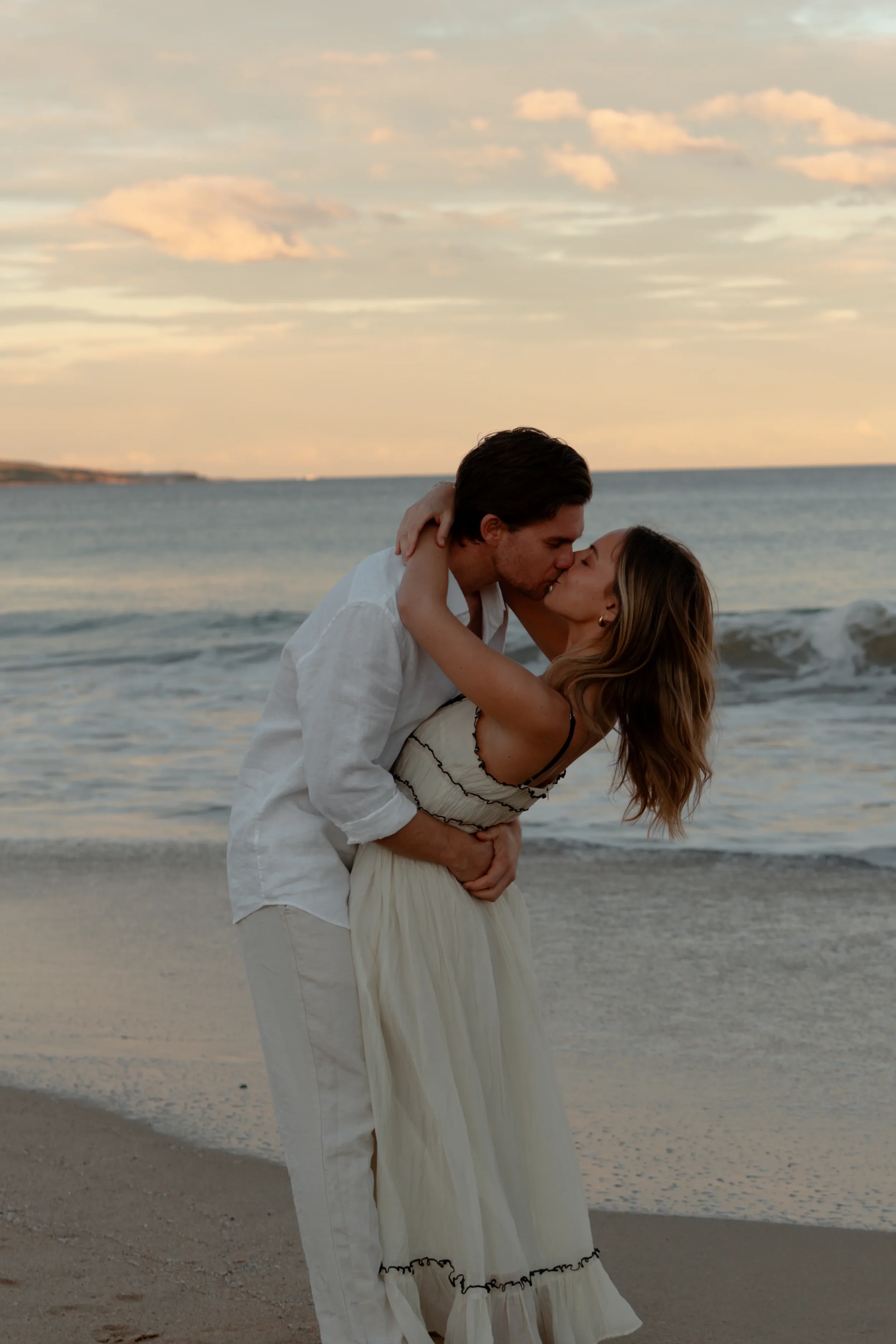 Beach pre-wedding shoot Sydney71.webp