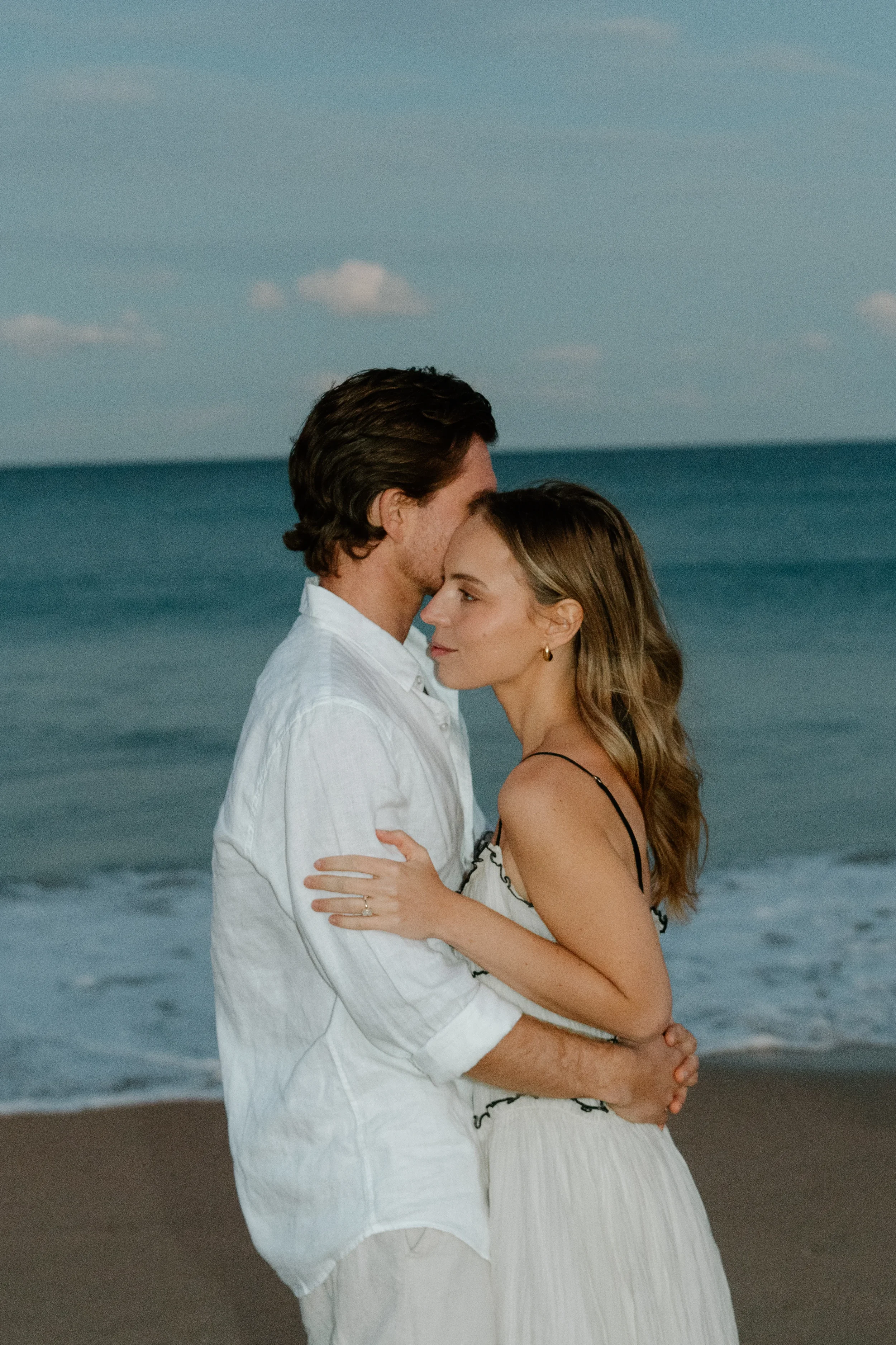 Beach pre-wedding shoot Sydney151.webp