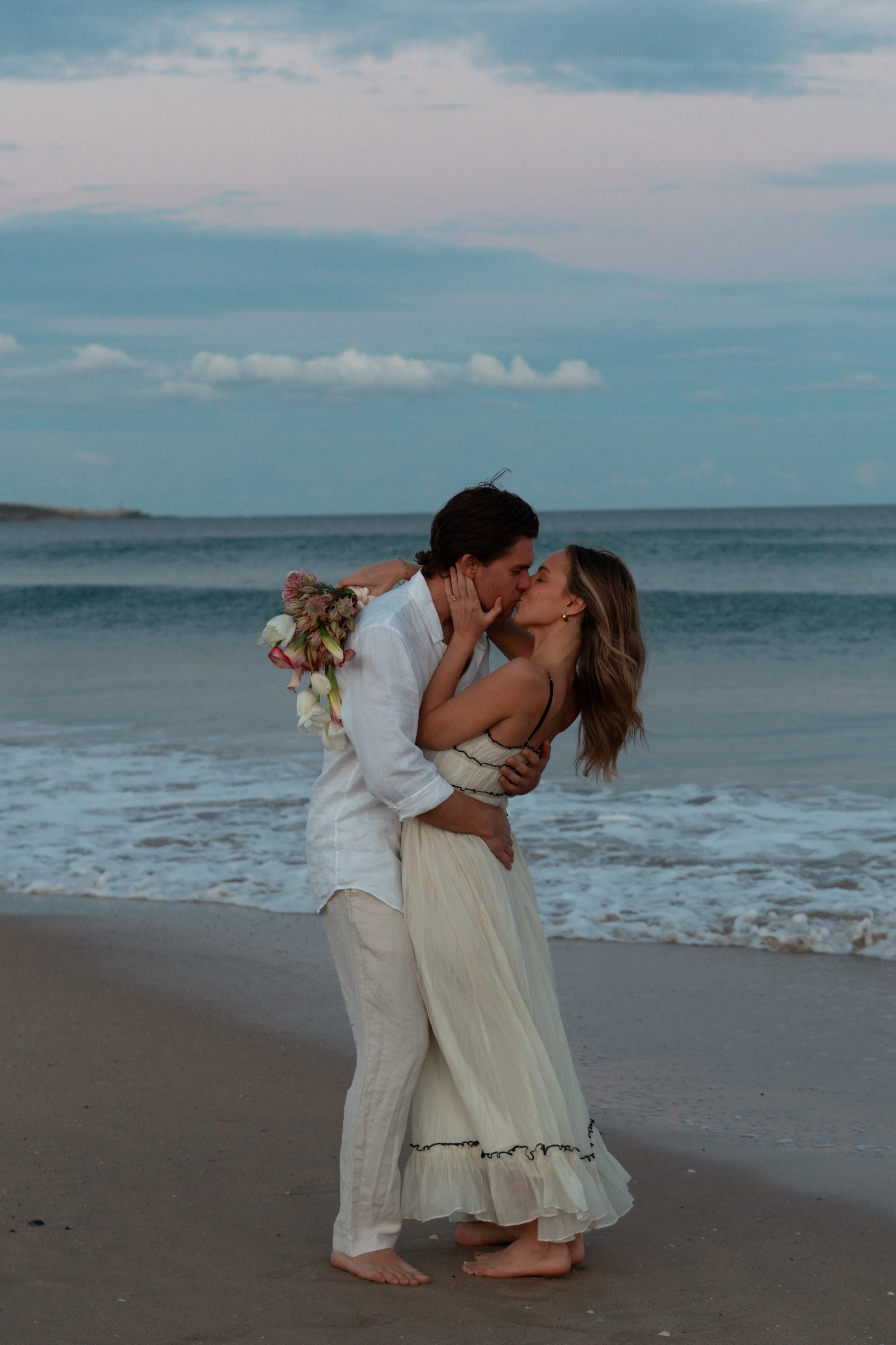 Beach pre-wedding shoot Sydney125.webp