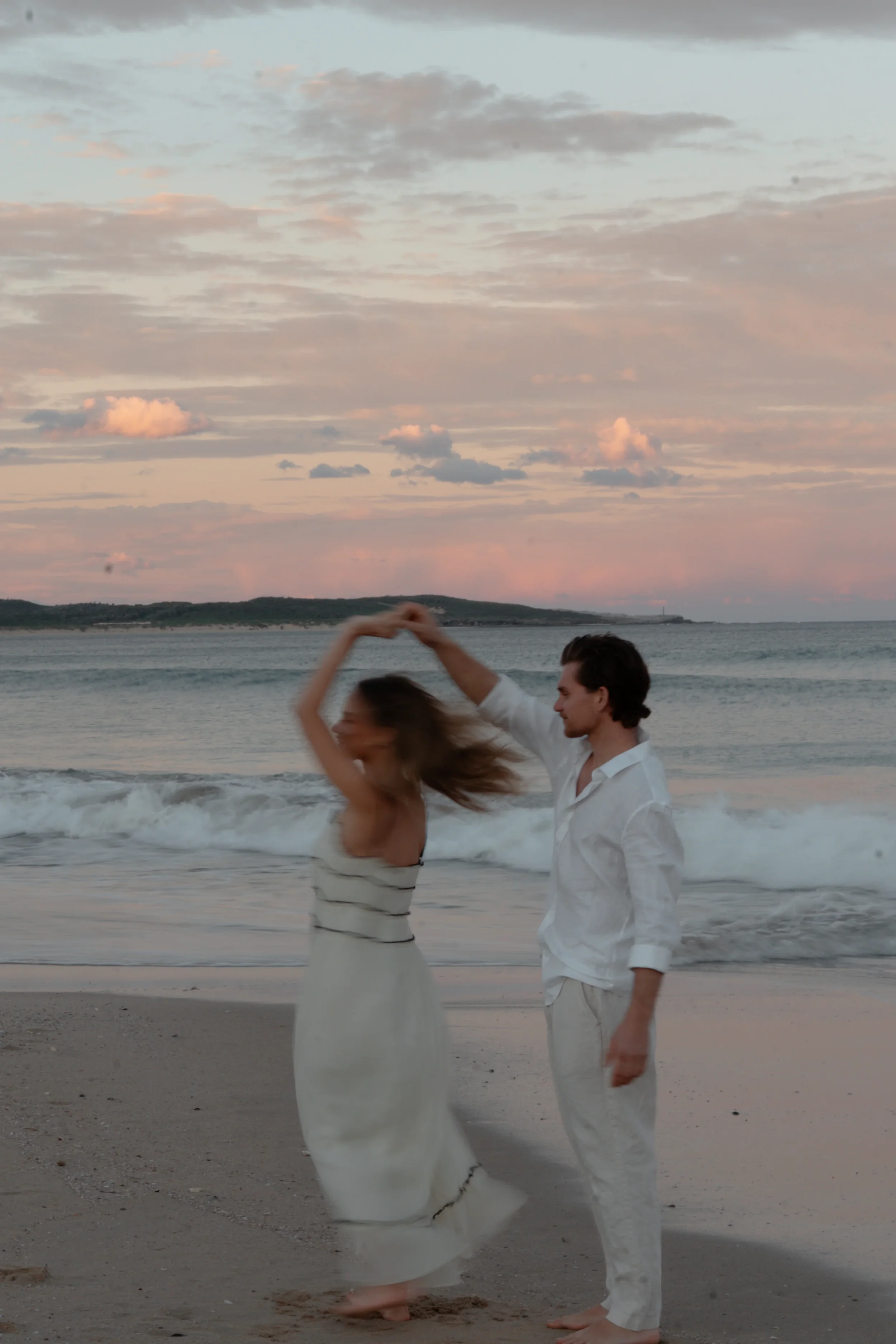 Beach pre-wedding shoot Sydney95.webp