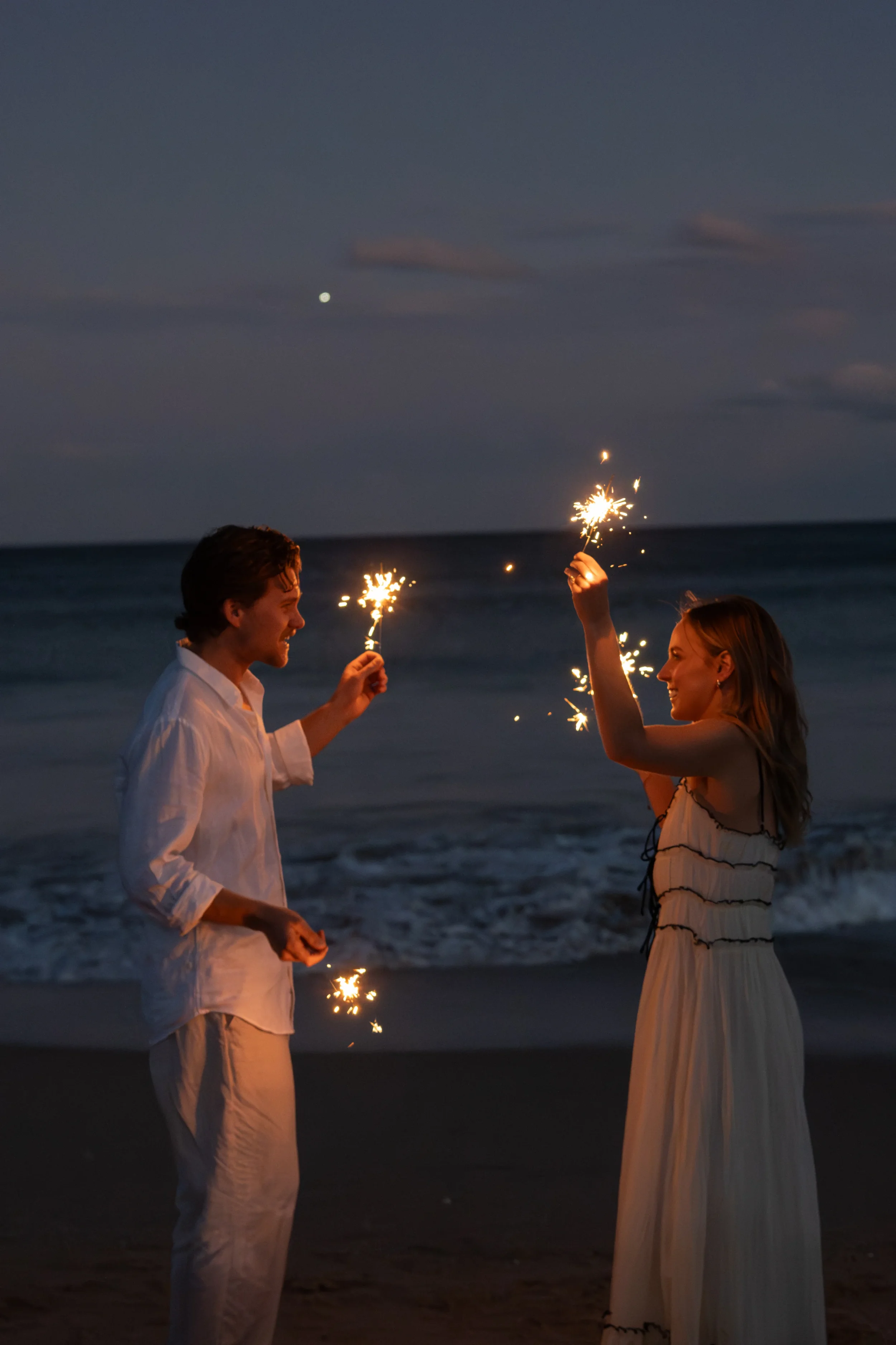 Beach pre-wedding shoot Sydney167.webp