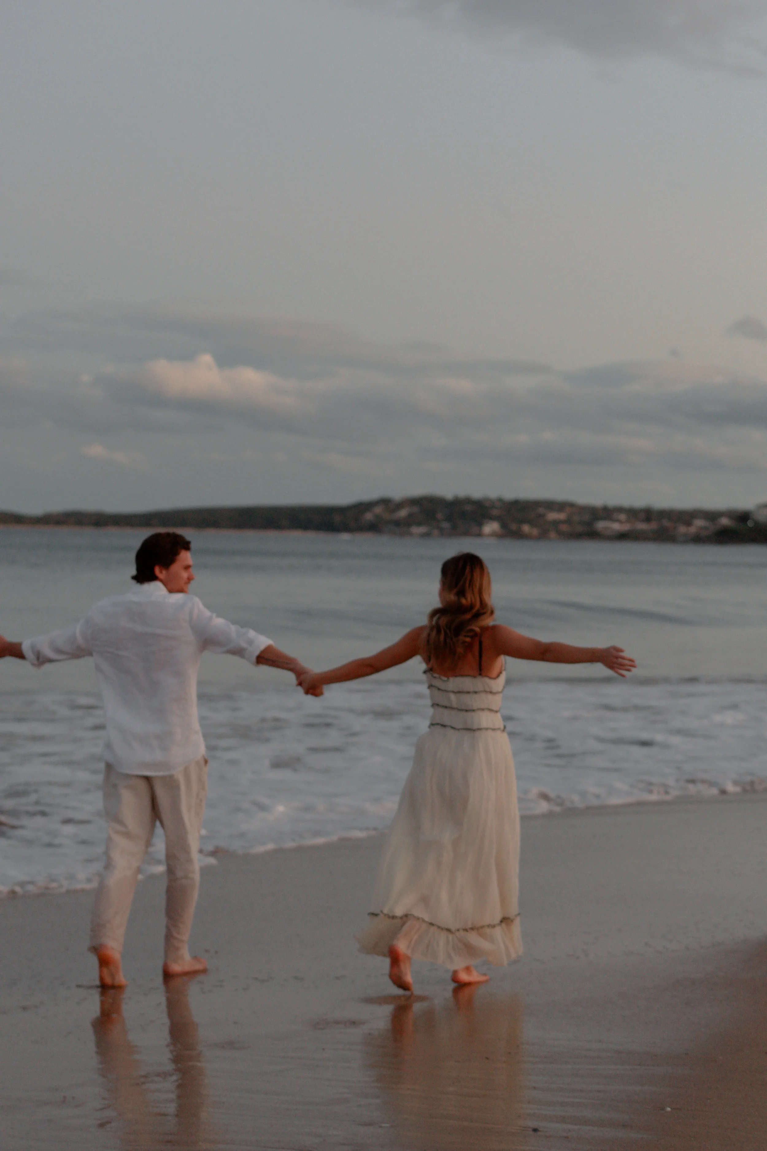 Beach pre-wedding shoot Sydney148.webp