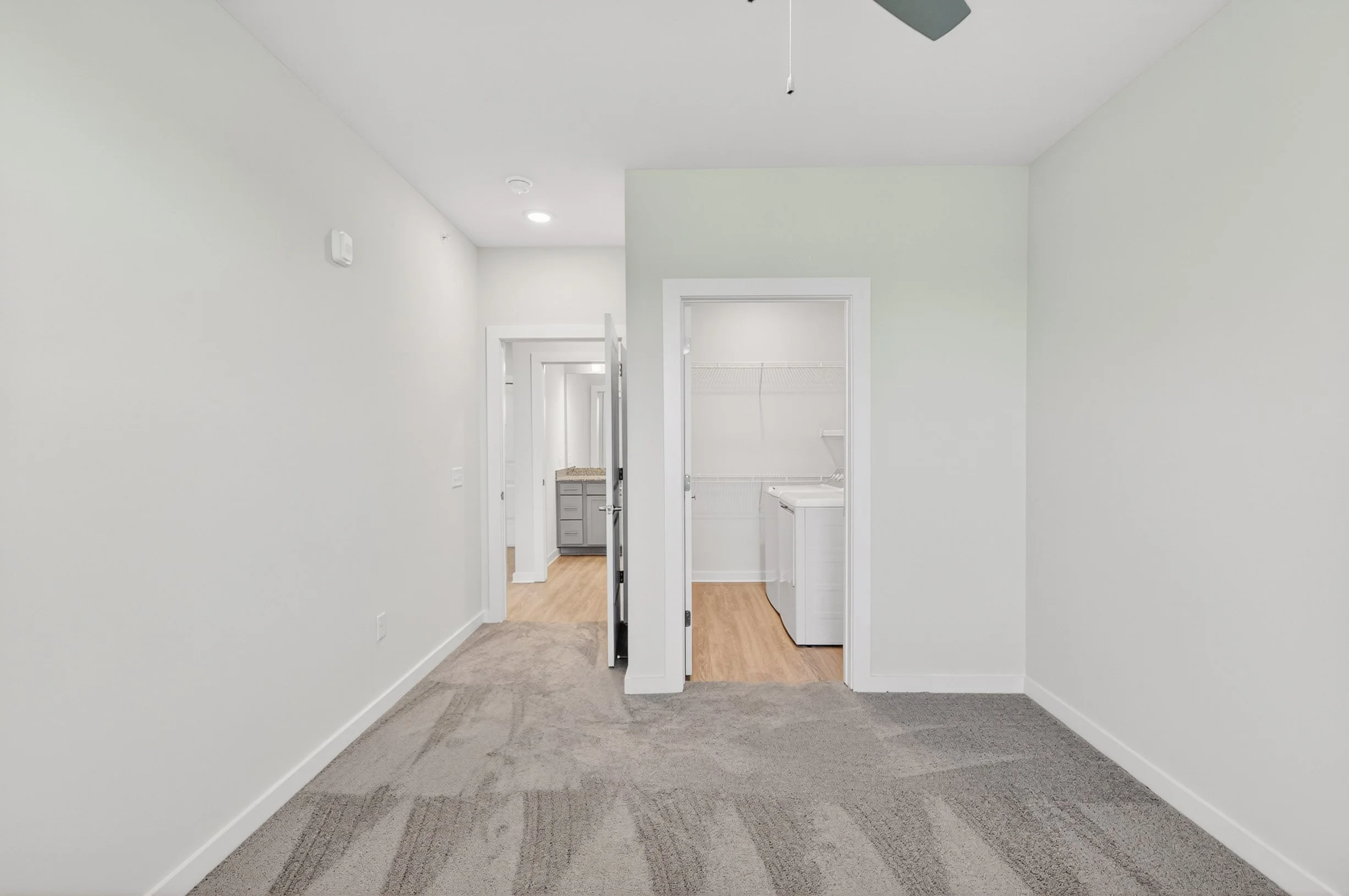 Unit 5402 (MLS) (9 of 11).jpg
