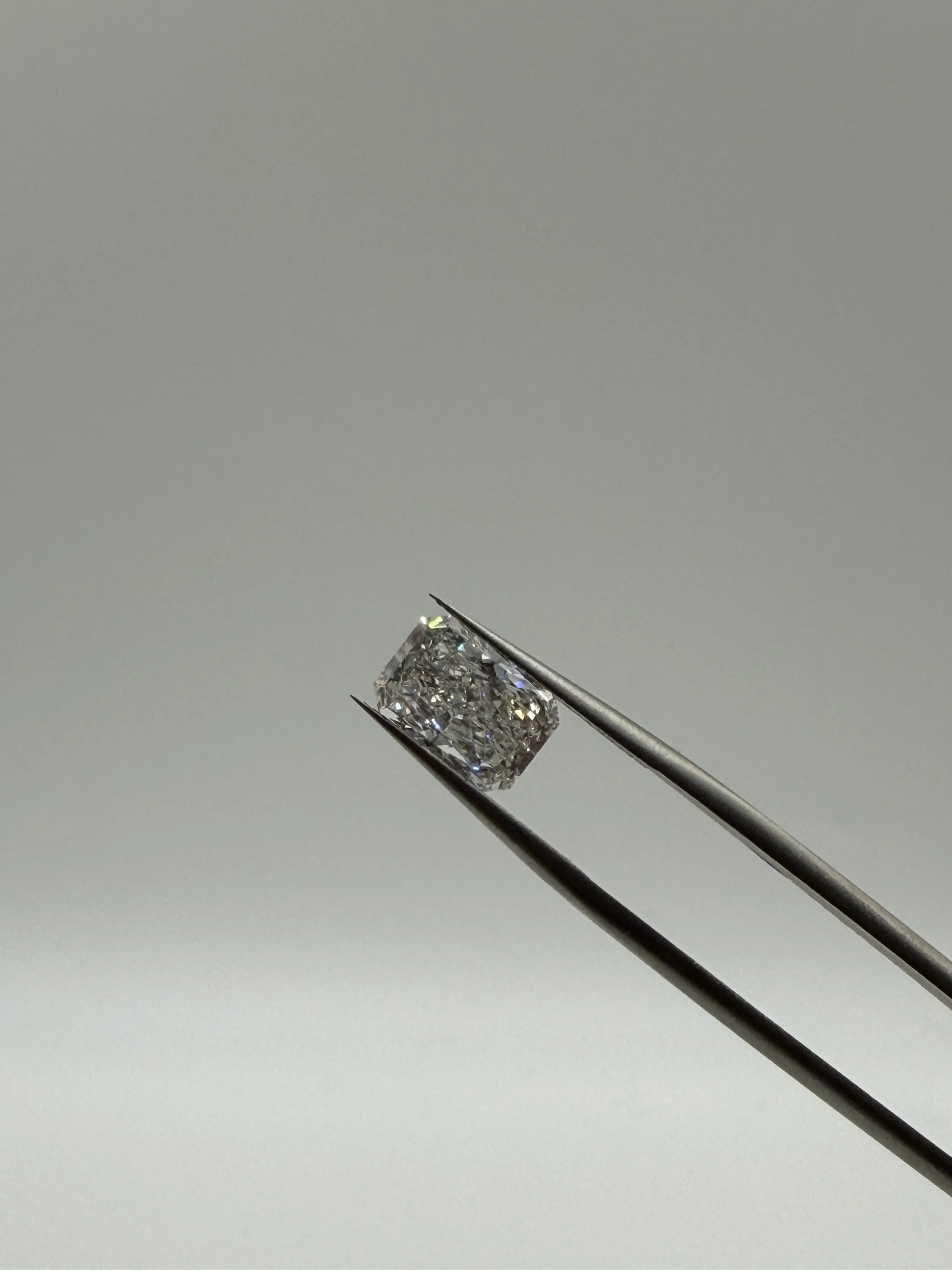 Eden: 2.51ct Radiant Cut Diamond, VVS2, Color F