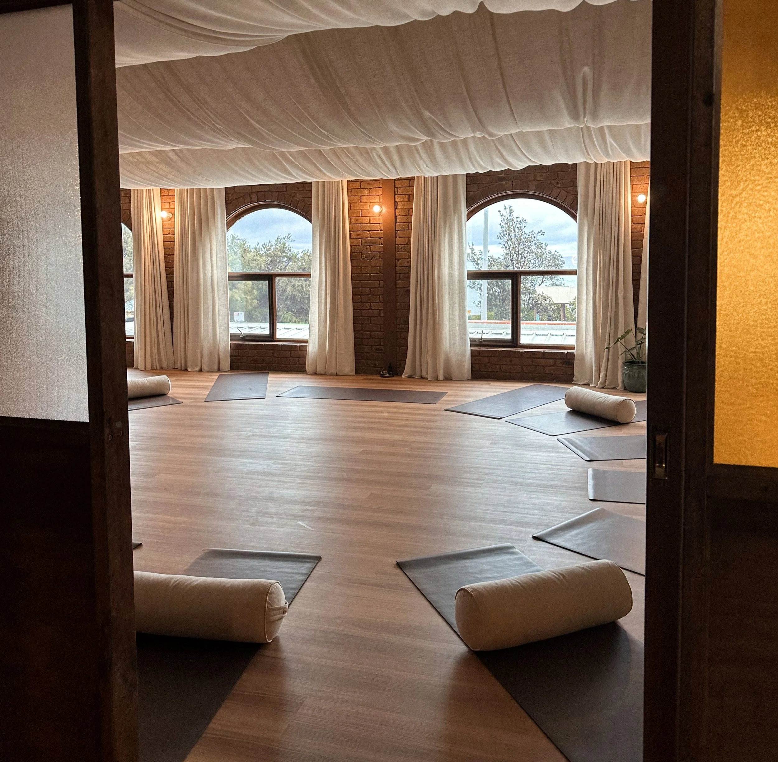 YOGA-STUDIO-HIRE-MELBOURNE-MORNINGTON-PENINSULA-PILATES