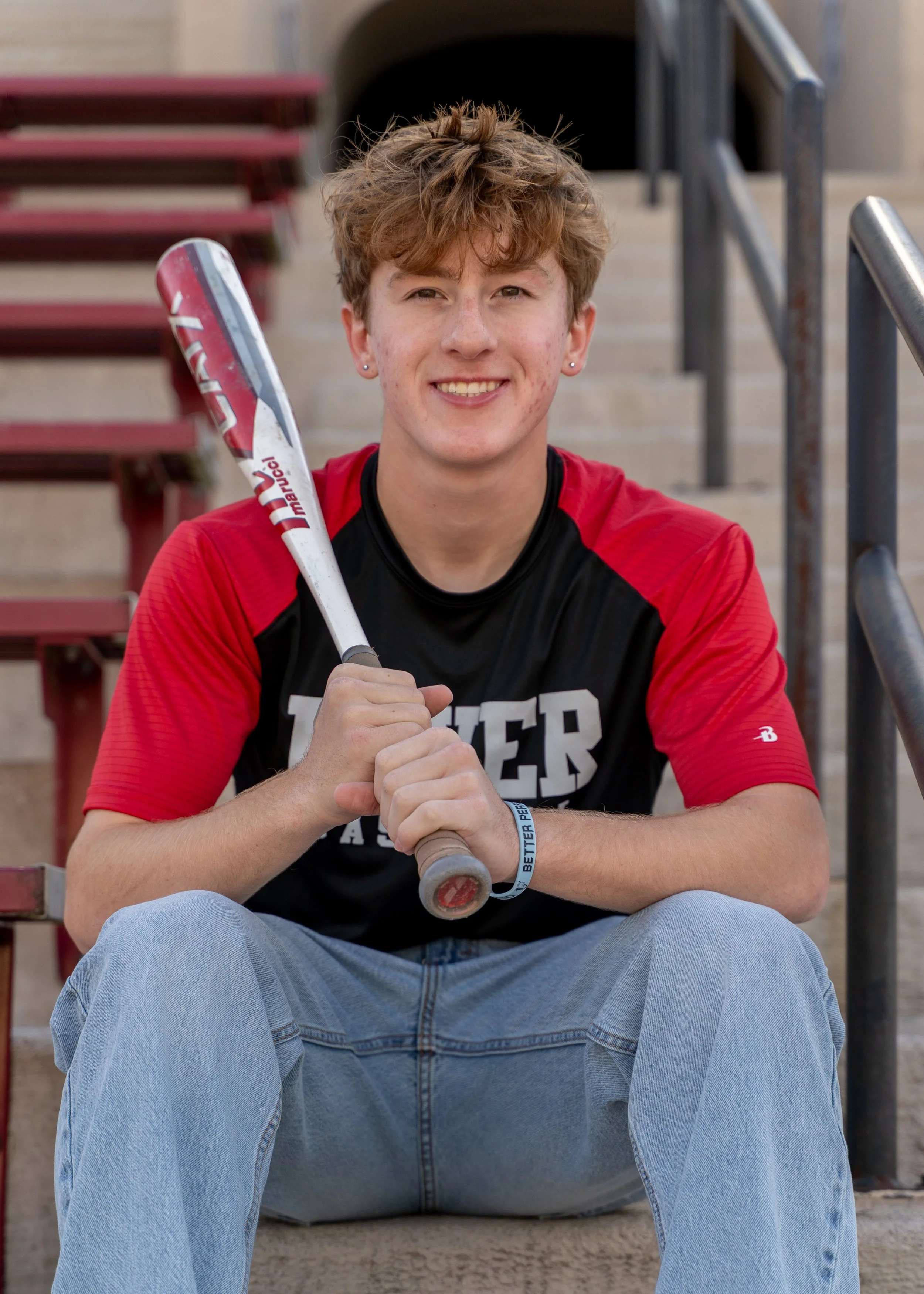 2025.10.18_Sherwood_SeniorPhotos-7.jpg