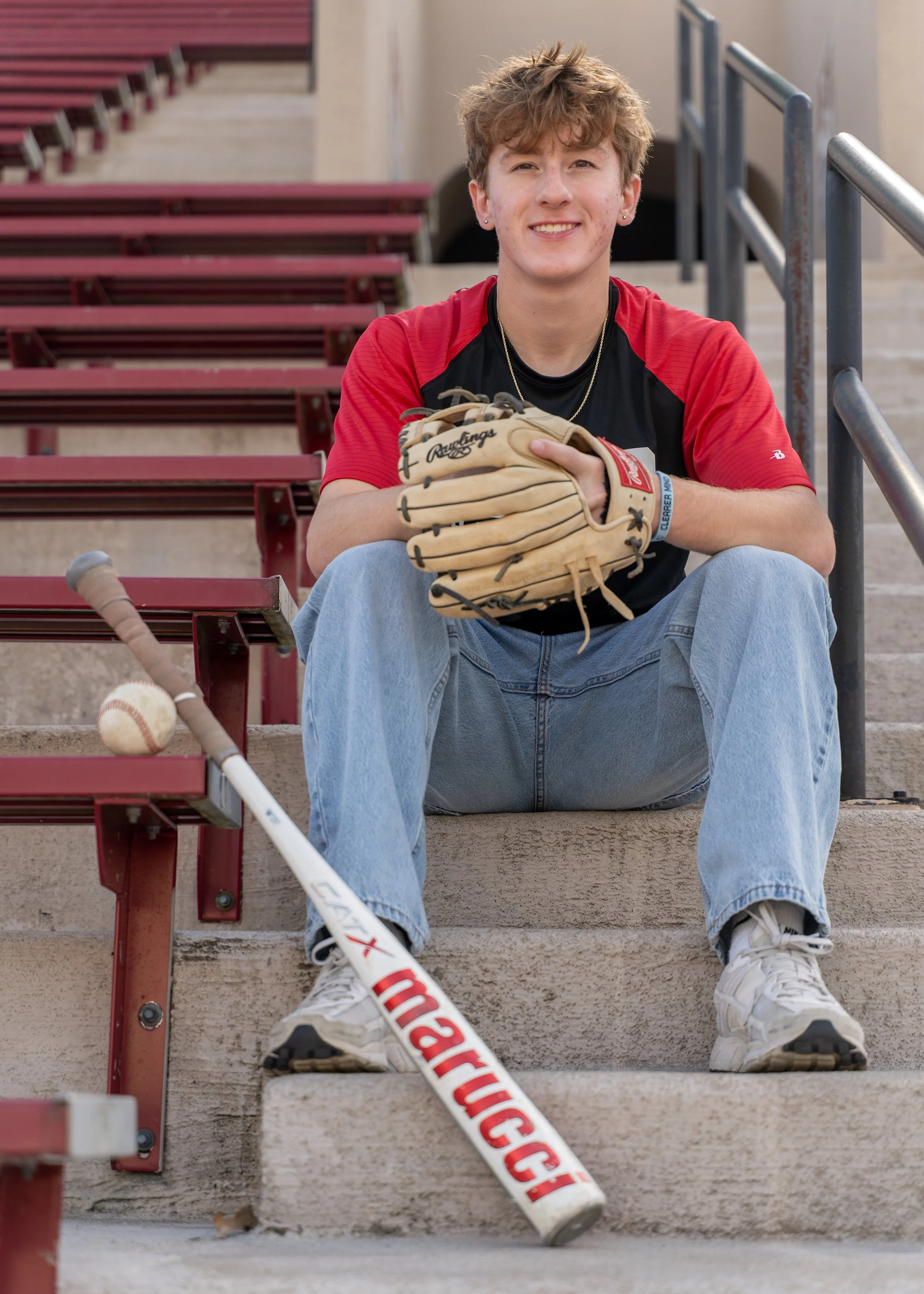 2025.10.18_Sherwood_SeniorPhotos-12.jpg