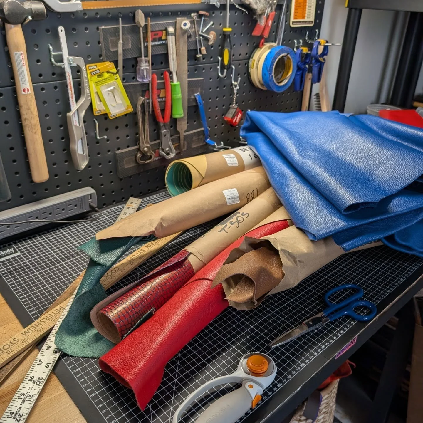 It's leather day in the shop! Got some great deals last week from @tandyleather and I'm cutting them into grips today. Will have some fun new colors and textures soon. 

#makeitmontco #handcrafted