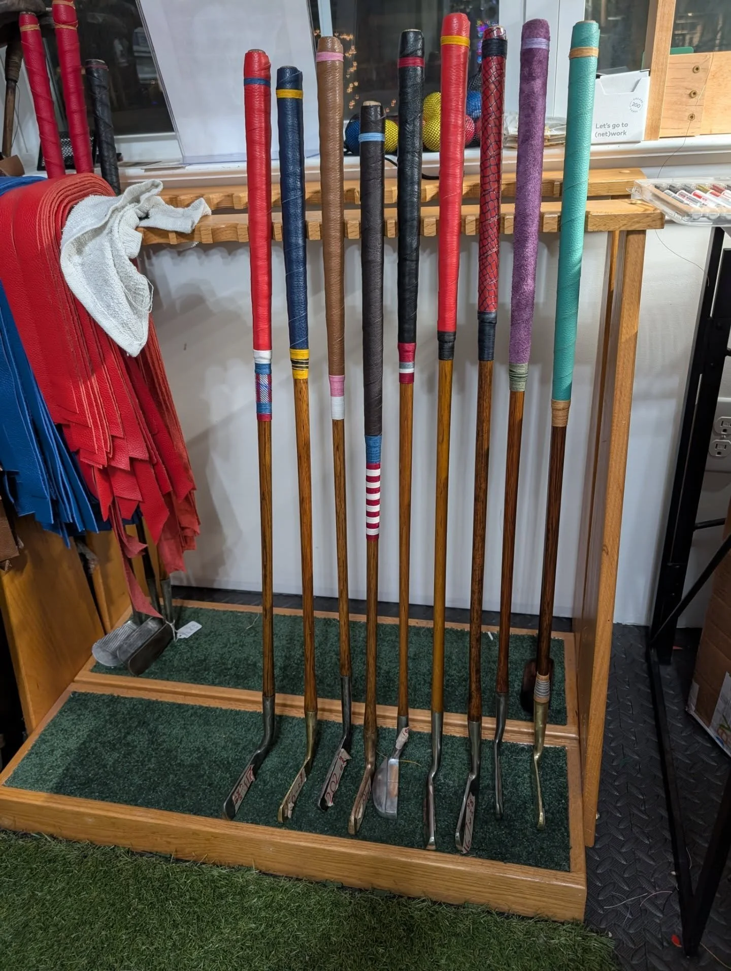 Putting in work in the shop this week. Two rental sets completed, and another mess of putters. You can pick up one of these putters or learn about renting some hickory clubs for you next outing at the @philadelphia_golf_show this January 30- February
