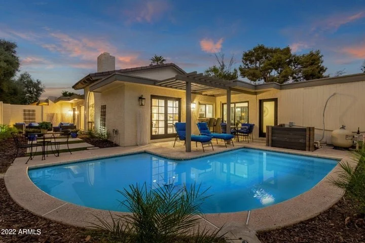 $572,000

2 Bed 2 Bath 1503 Sqft

6 E Echo Lane Phoenix AZ 85020
