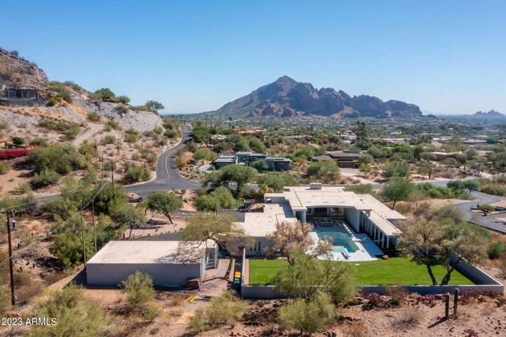 $3,314,000

4 Bed 4 Bath 4,914 Sqft

6664 N 40th St Paradise Valley, AZ 85253