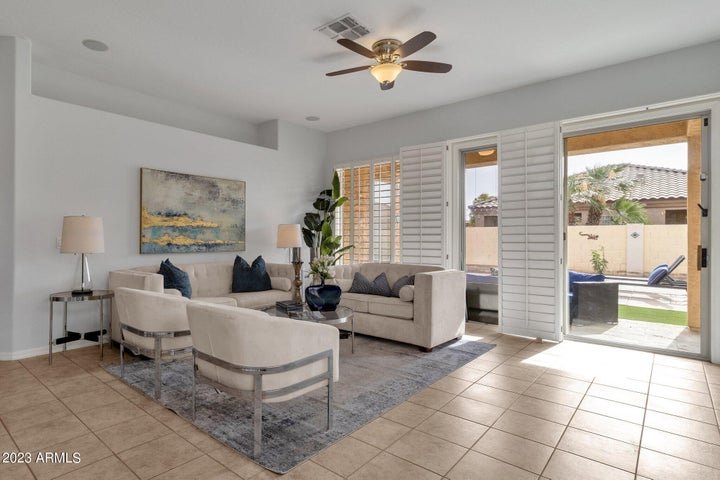 $590,000

2 Bed 2.5 Bath 1,753 Sqft

841 W Oriole Way Chandler, AZ 85286