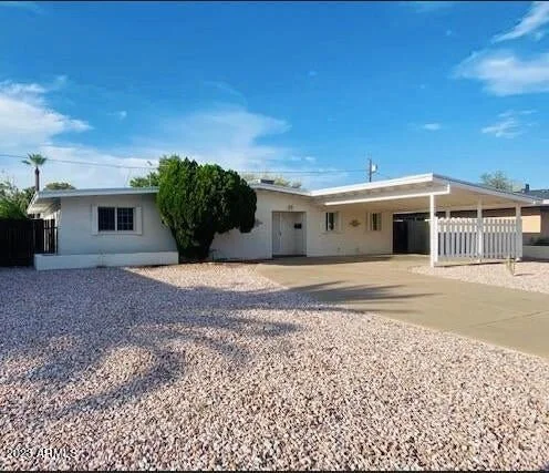 $495,000

3 Bed 2 Bath 1,395 Sqft

3732 E Poinsettia Dr Phoenix, AZ 85028