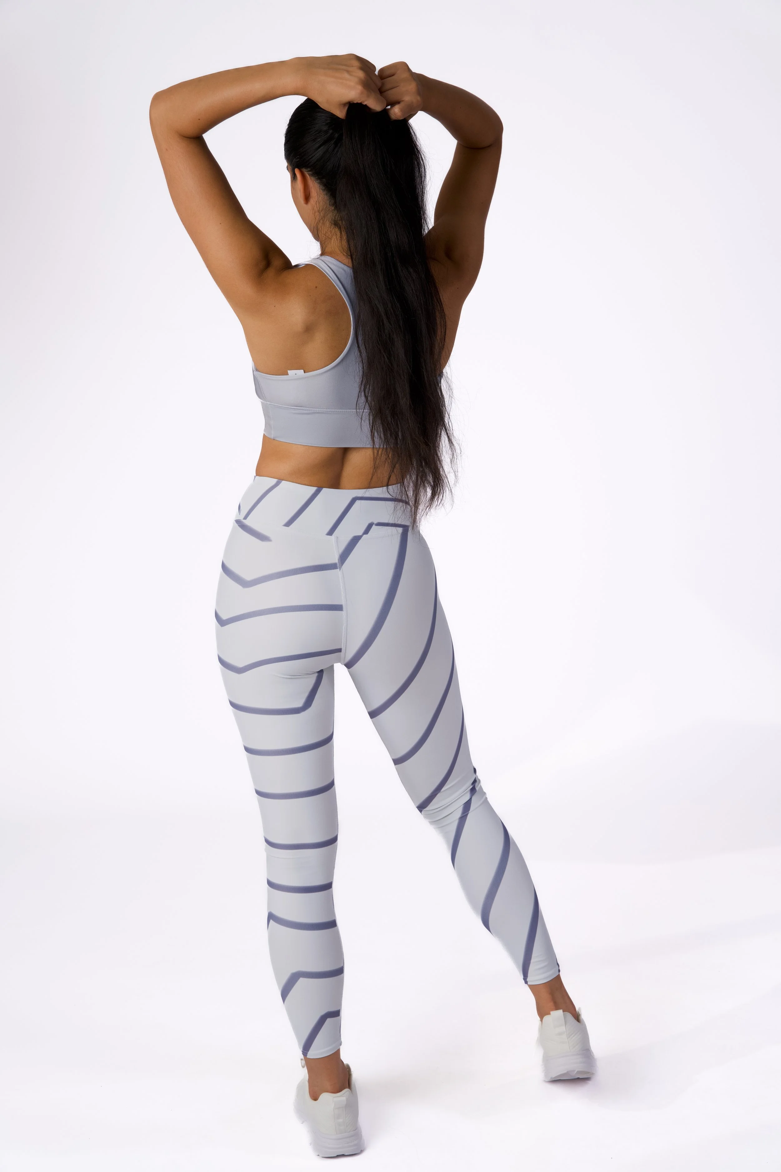 Serena Whisper Leggings 1.JPG