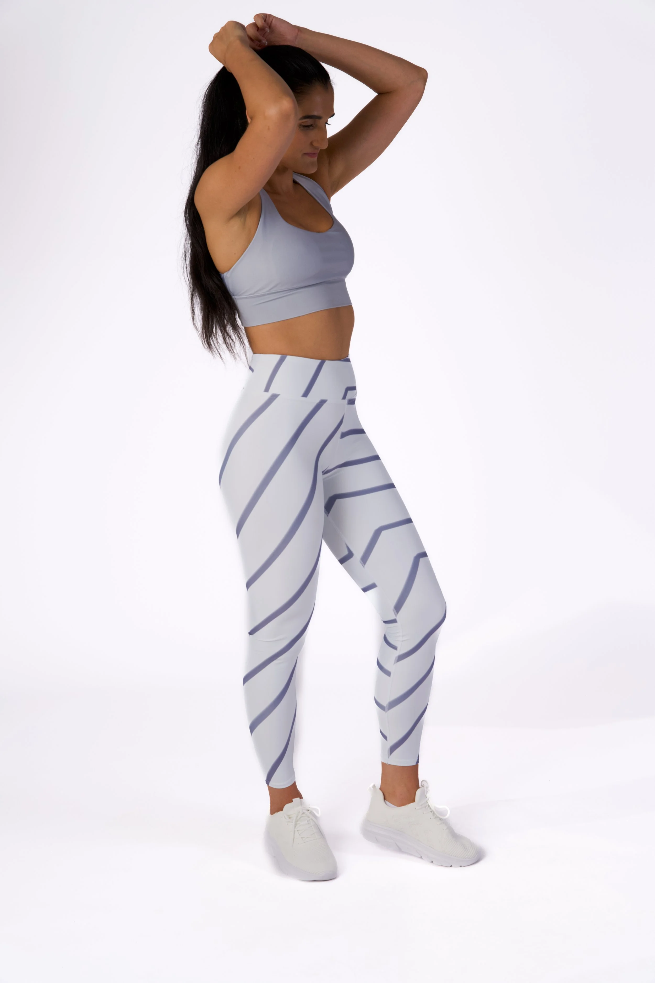 Serena Whisper Leggings 3.JPG