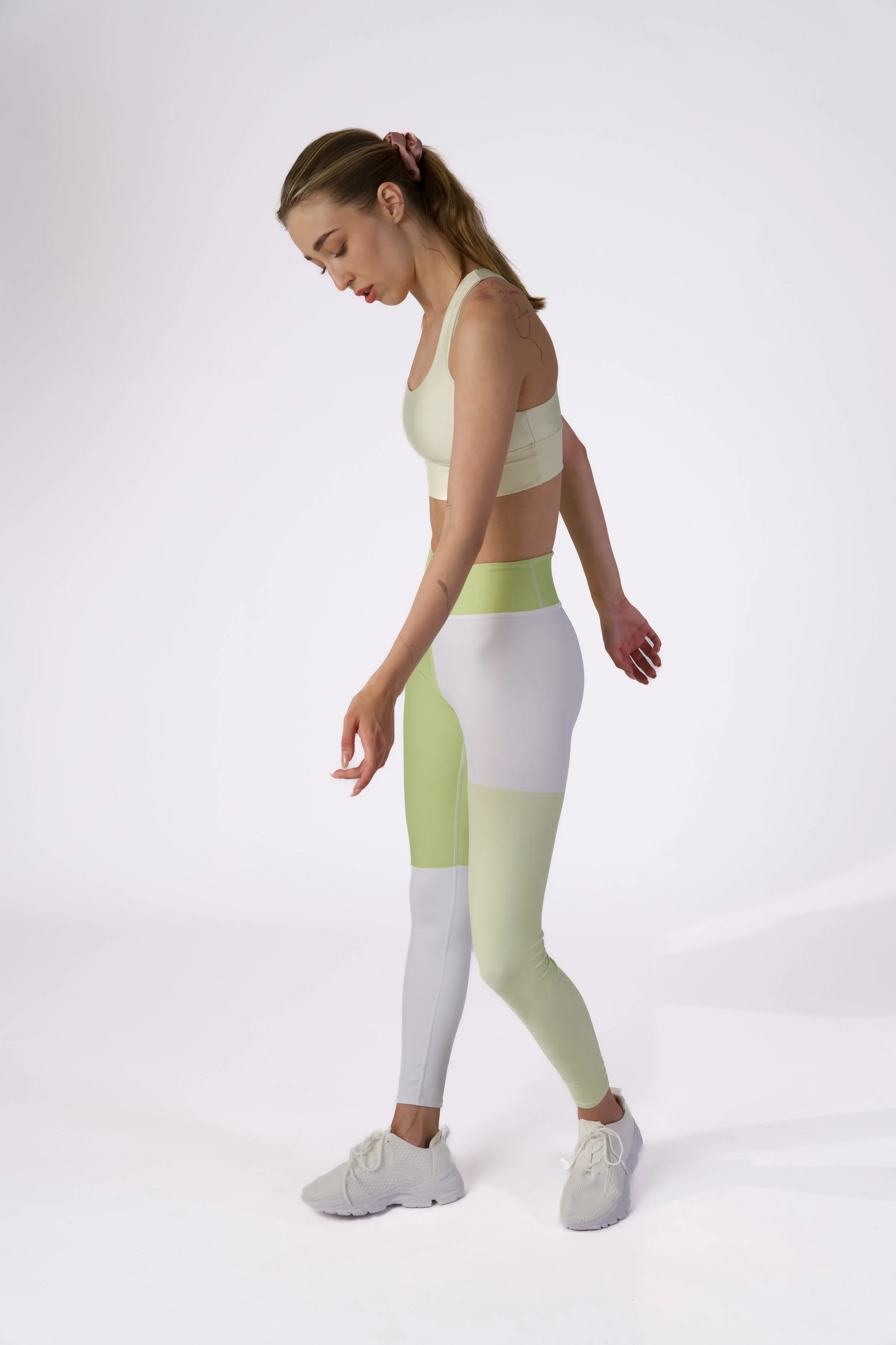 Vivienne Leggings 2.JPG