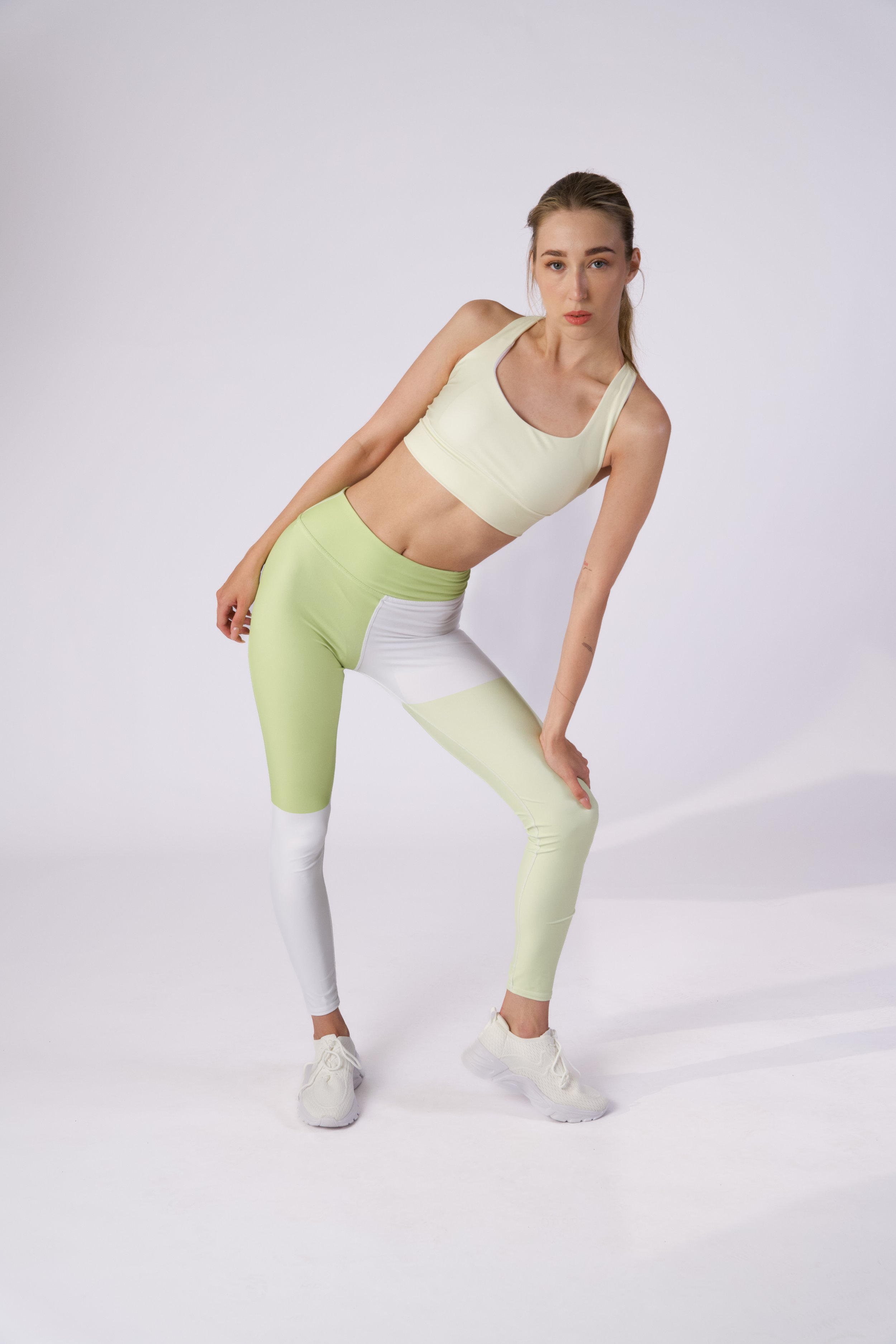 Vivienne Leggings 3.JPG