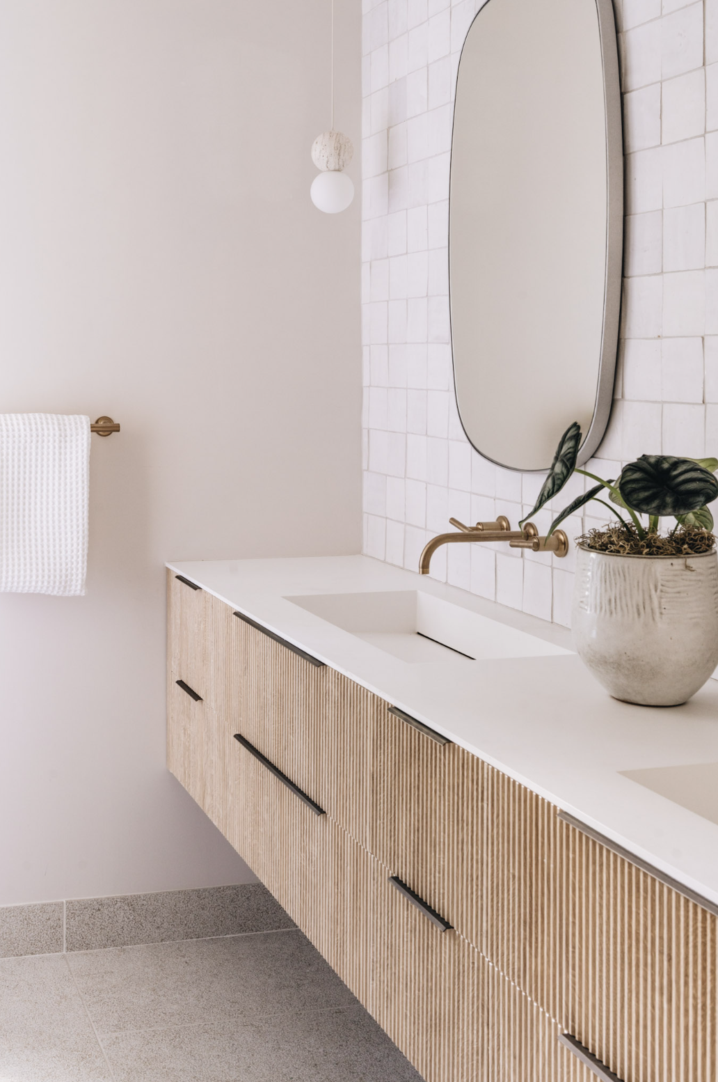 Portlock - Guest Bath.png