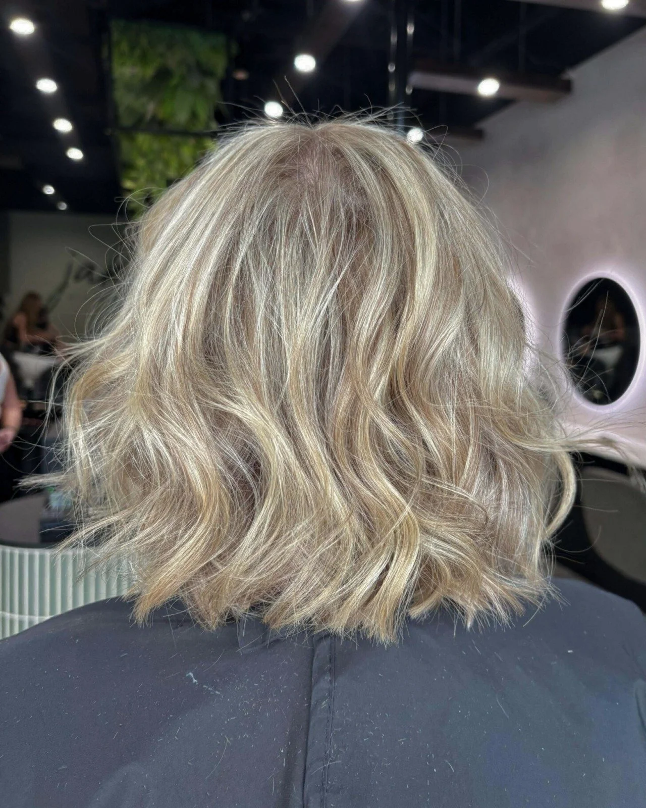 Does your regrowth feel aggressive? Like it shows up in week three and ruins your mood??
ㅤ
Jazz knows how to fix that. Book now 🪄
ㅤ

🏷️- Jak Hair Collective, Gold Coast, Reedy Creek Salon, Casuarina Hair, Blonde &amp; Balayage Specialist, Keratin T
