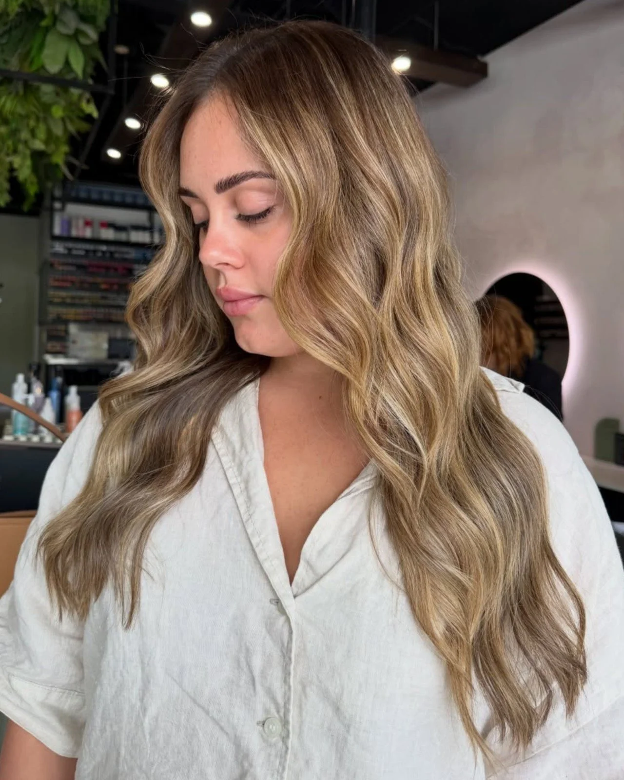 Amber got this beautiful client aisle ready! 💍
ㅤ
She refreshed her blonde through the front so it catches the light in photos, softened the root so there&rsquo;s no harsh line, and toned everything to that creamy, neutral finish x
ㅤ
🏷️- Jak Hair Co