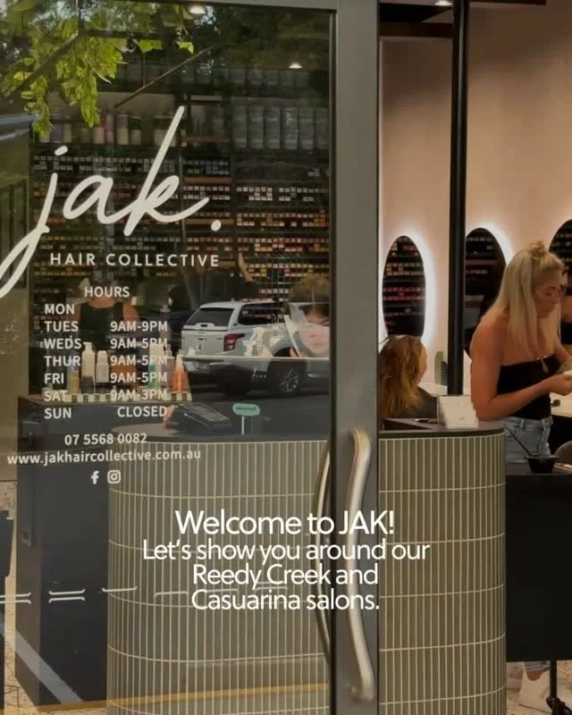 Do you want the house (salon) tour?? 🏠🎶
ㅤ
Let us walk you through both JAK salons, Reedy Creek and Casuarina!
ㅤ
Which one will you be visiting...?
ㅤ
🏷️- Jak Hair Collective, Gold Coast, Reedy Creek Salon, Casuarina Hair, Blonde &amp; Balayage Spec