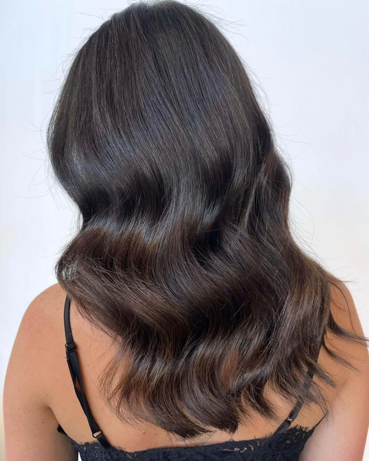 Rich and chocolately brunette by Manaya 🍫
ㅤ
Ready to welcome the dark side...? Book the Brunette Edit via the link in our bio x
ㅤ
🏷️- Jak Hair Collective, Gold Coast, Reedy Creek Salon, Casuarina Hair, Blonde &amp; Balayage Specialist, Keratin Trea