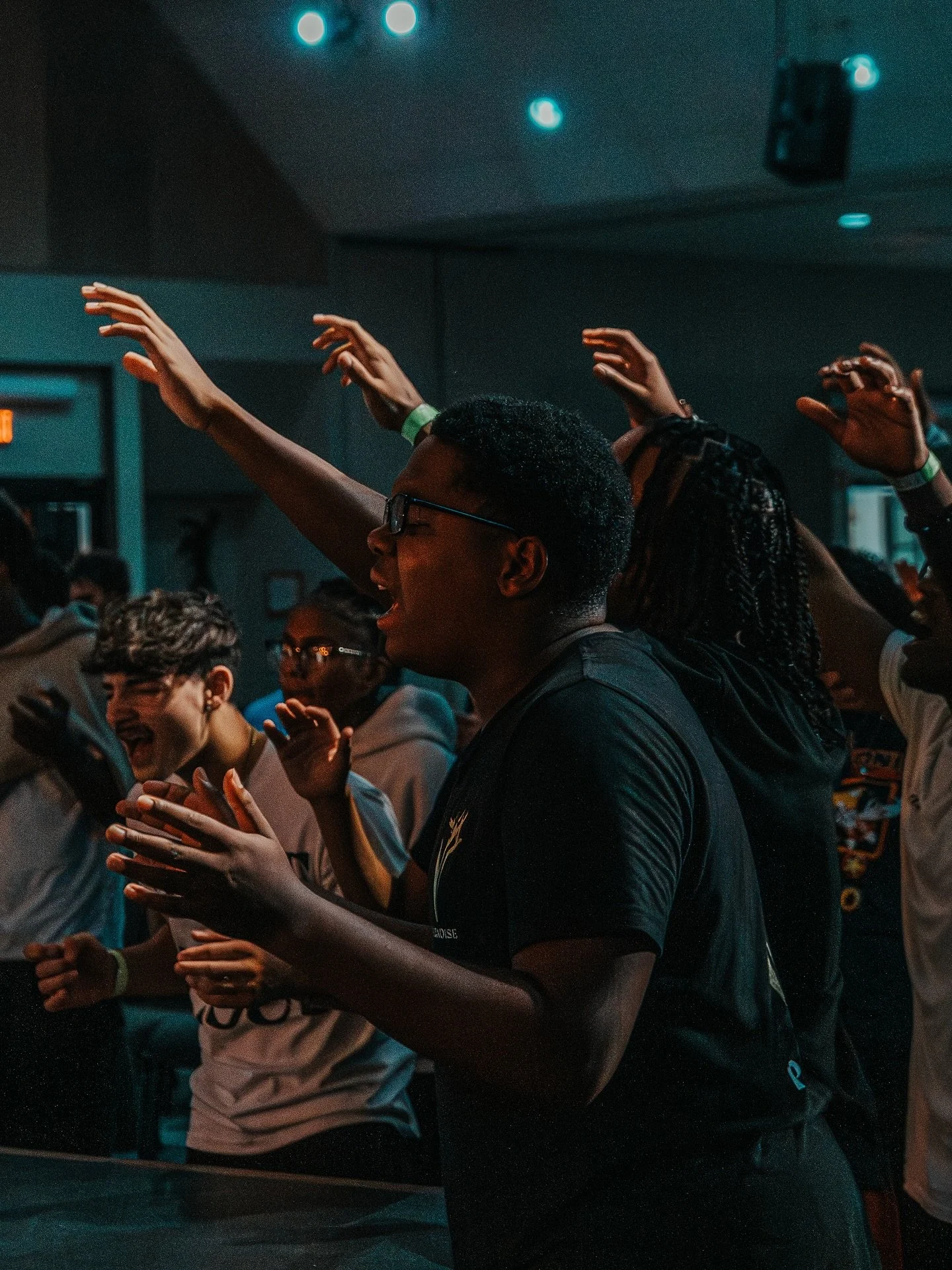 Siempre es un placer servir junto a personas que se han convertido en familia!

Honro las vidas de @johnelle_v, @joshuamalachi_ y @xx.josmarie.xx. Personas que se han dedicado al ministerio y han decidido caminar en fe al llamado de Dios. Son verdade