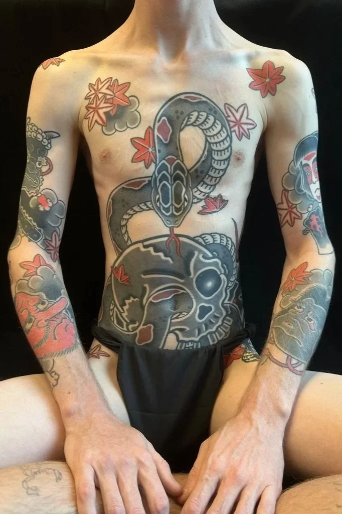 japanese large scale tattoo skull and snake