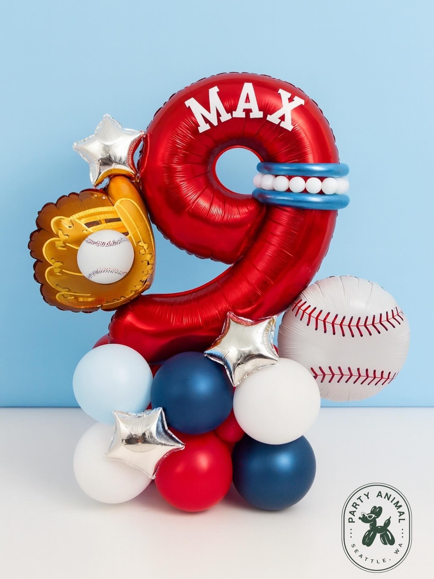 Do you have a baseball fan at home? This is the perfect birthday stack for any baseball player, fan or team supporter! This stack is a good size that is easy to transport but still makes a big impact and can tie a party together instantly! We added a