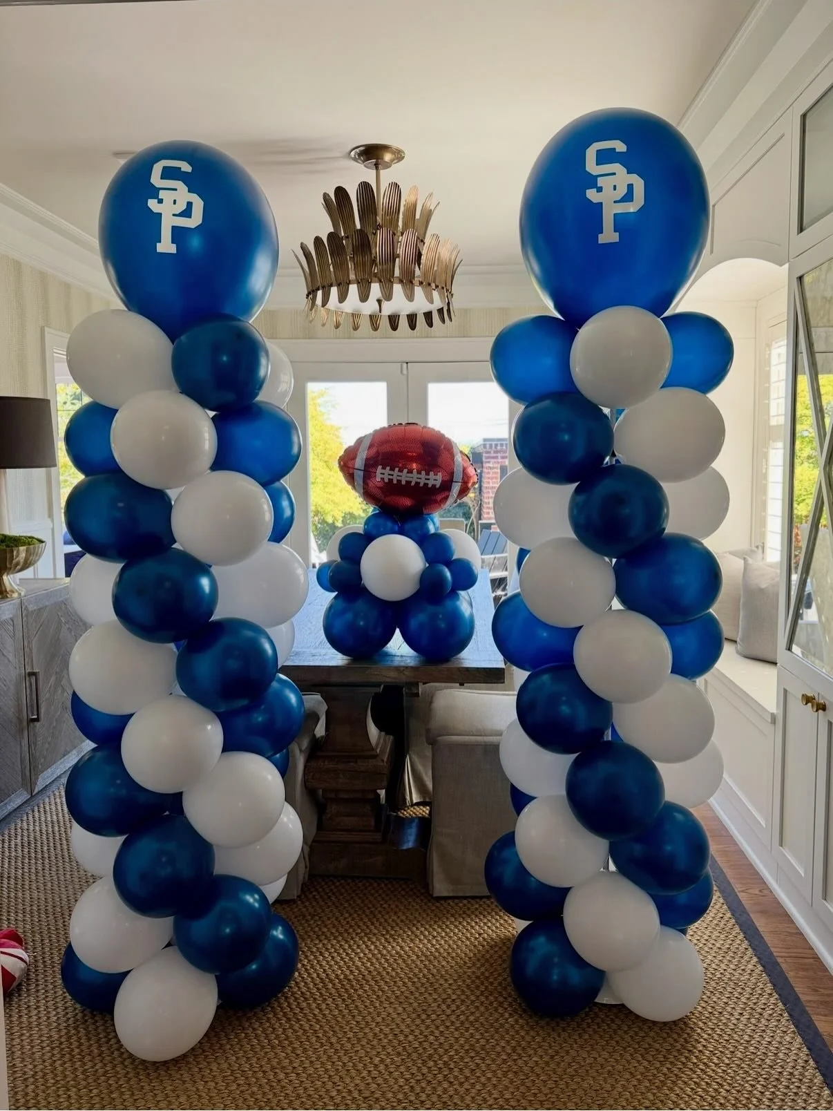 Recently we got to support the Seattle Prep football teams! Congrats to all the local Seattle schools working hard keep it up!

#BalloonDecor  #BalloonArt #BalloonGarland  #BalloonArch  #PartyDecor  #EventStyling #CustomBalloons  #SeattleEvents #Seat
